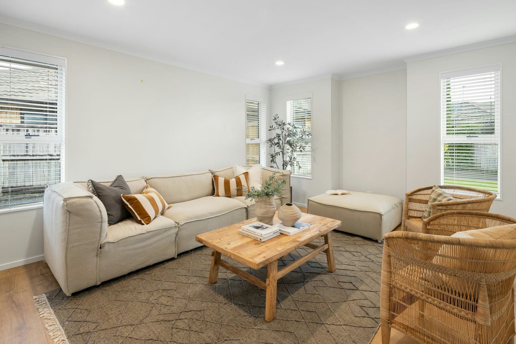 33 web or mls in House AR5 7722