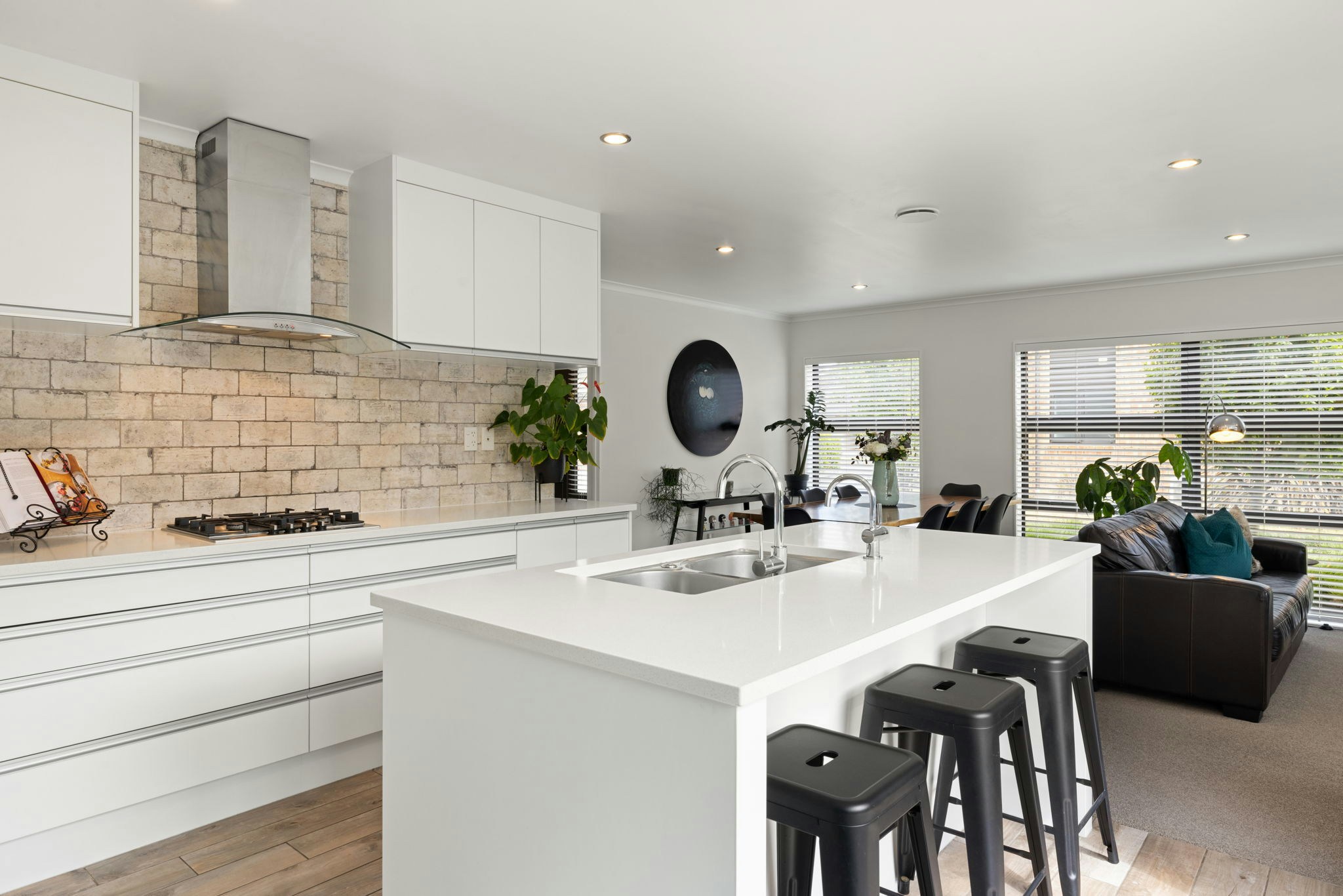 33 web or mls in House SR5 2536