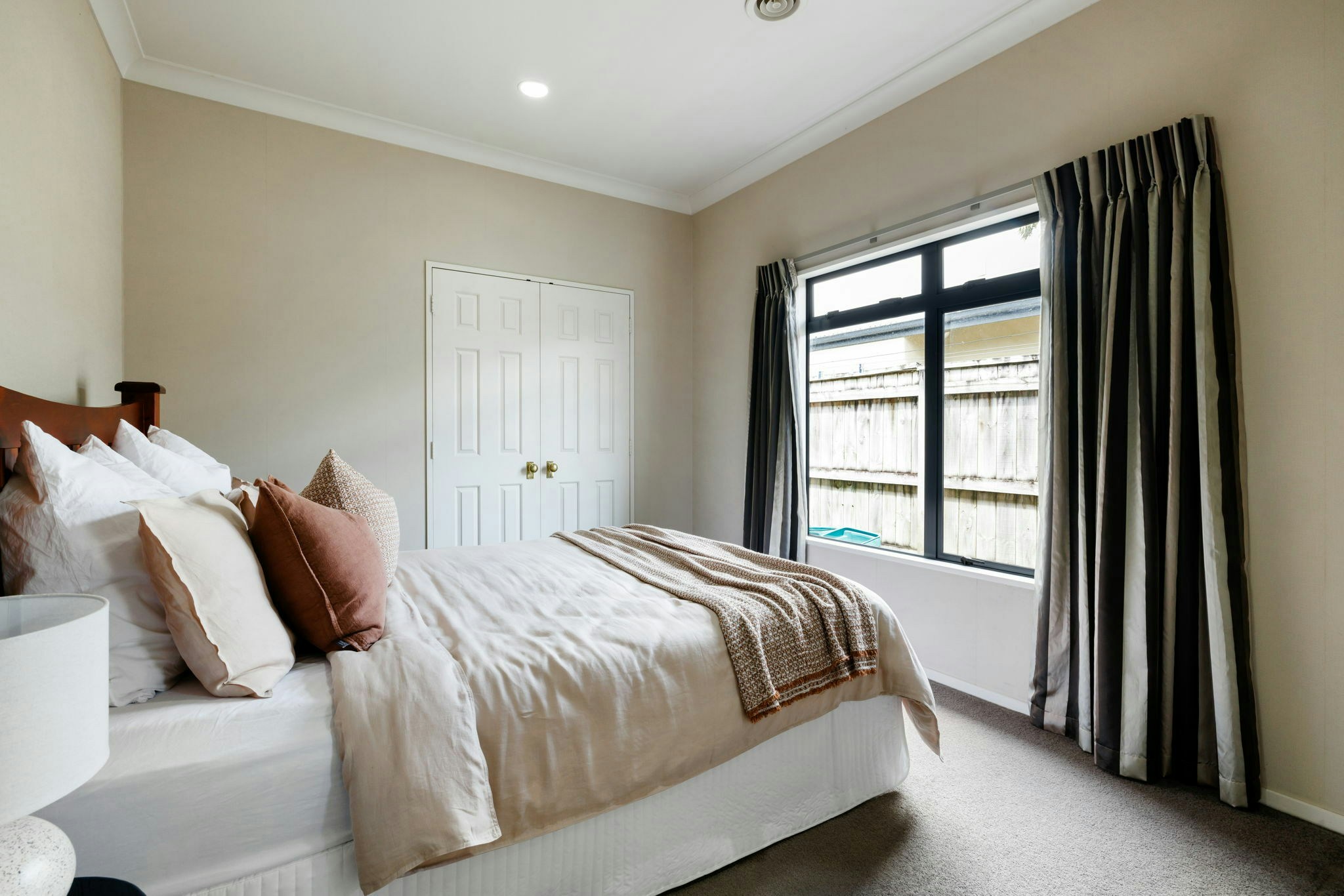 33 web or mls in House SR5 4041