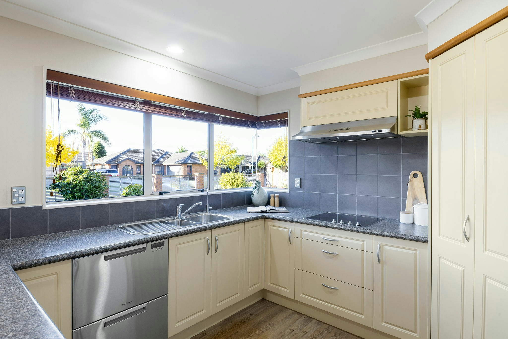 33 web or mls in House SR5 6498