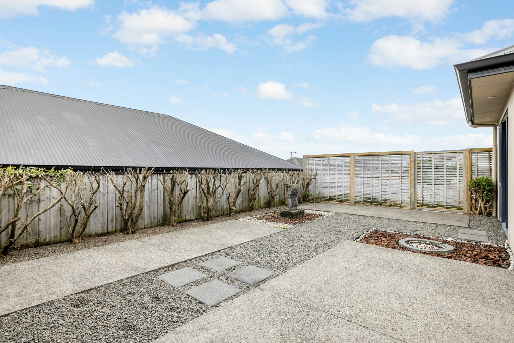 33 web or mls in House SR5 9489