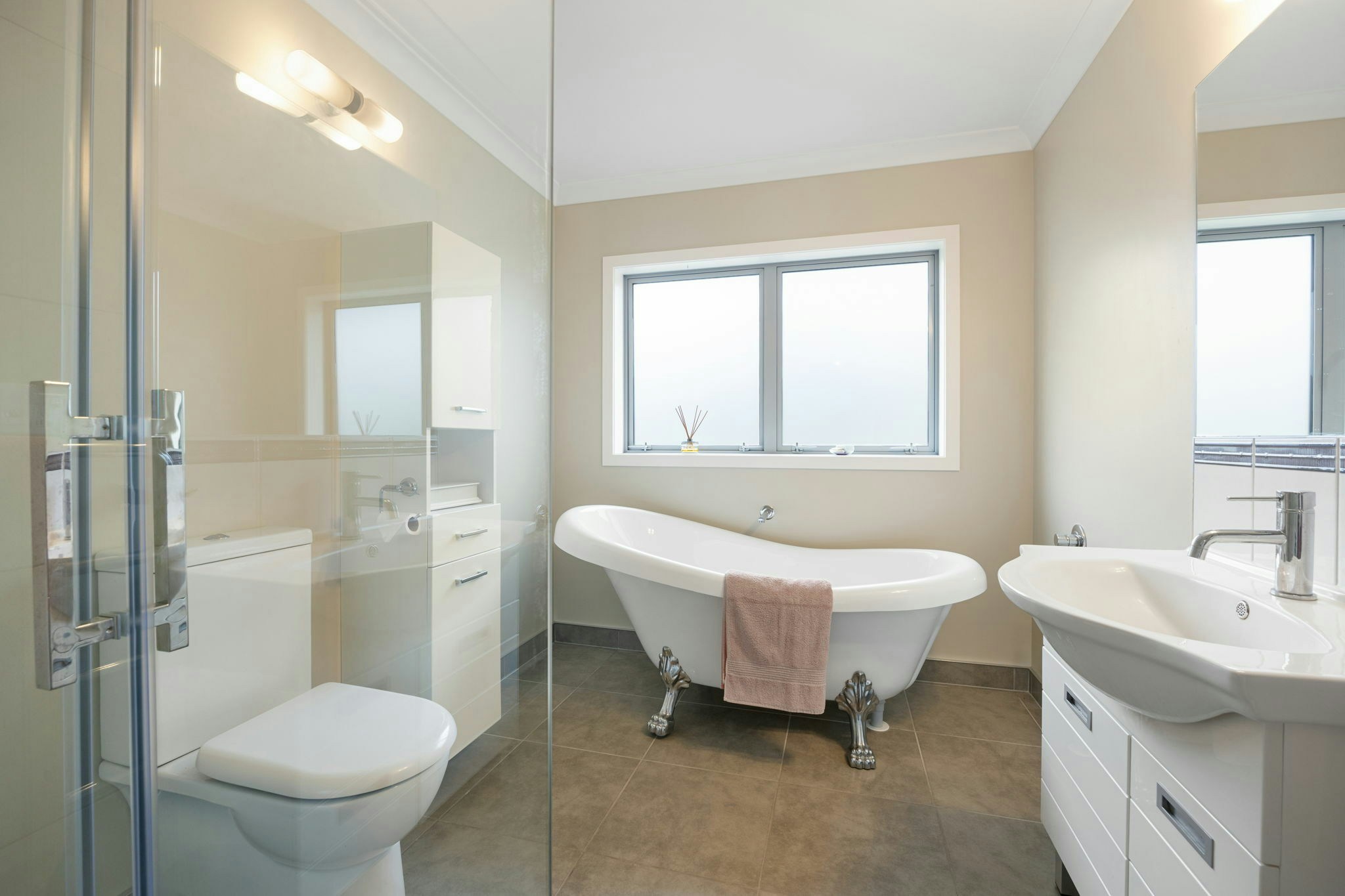 34 web or mls in House AR0 6716