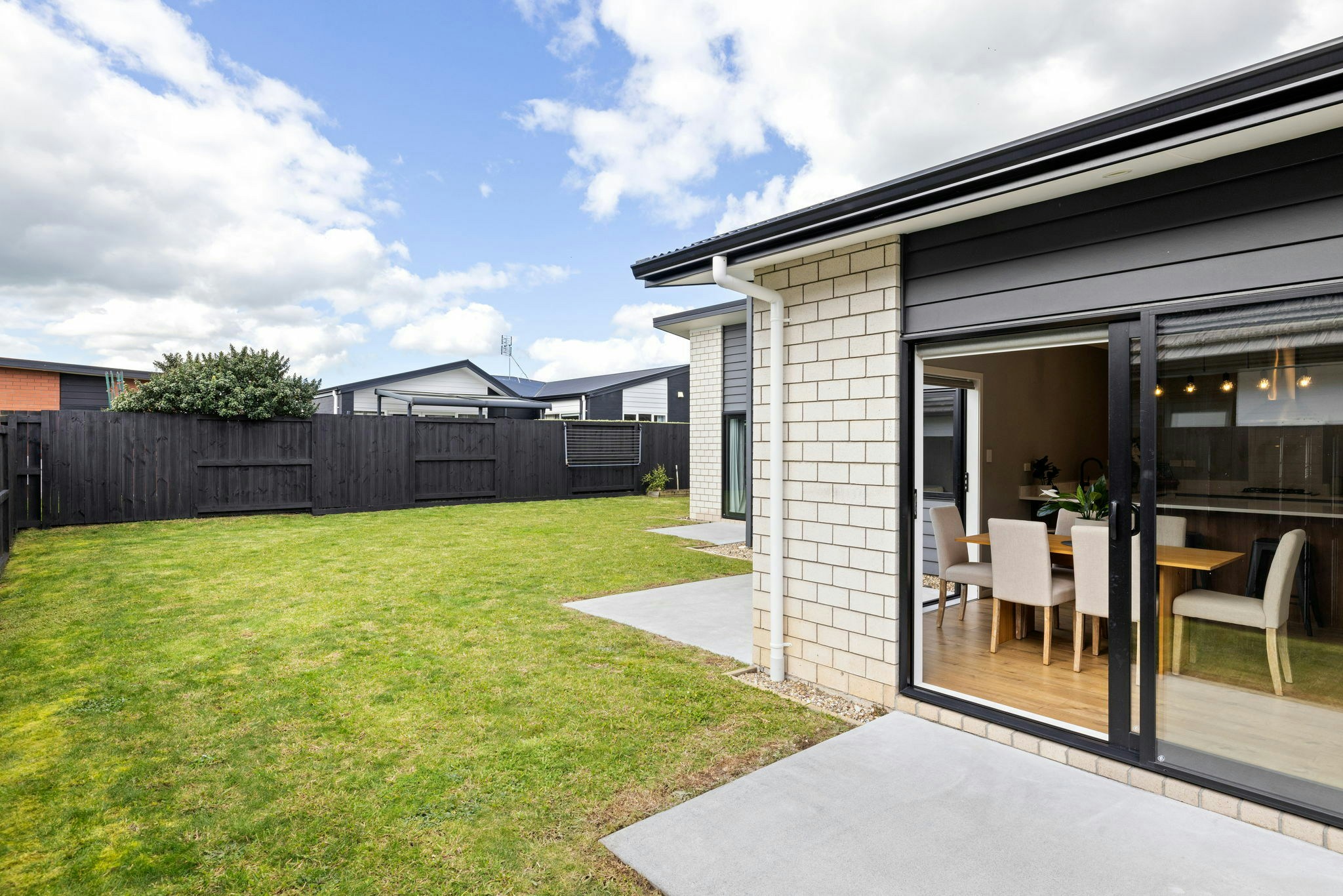 34 web or mls in House SR5 0143