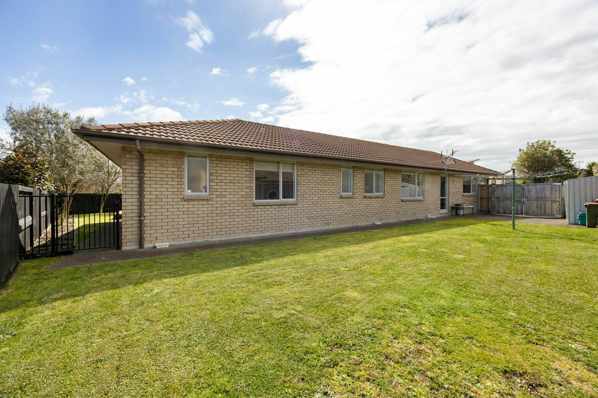 36 web or mls in House AR0 9159