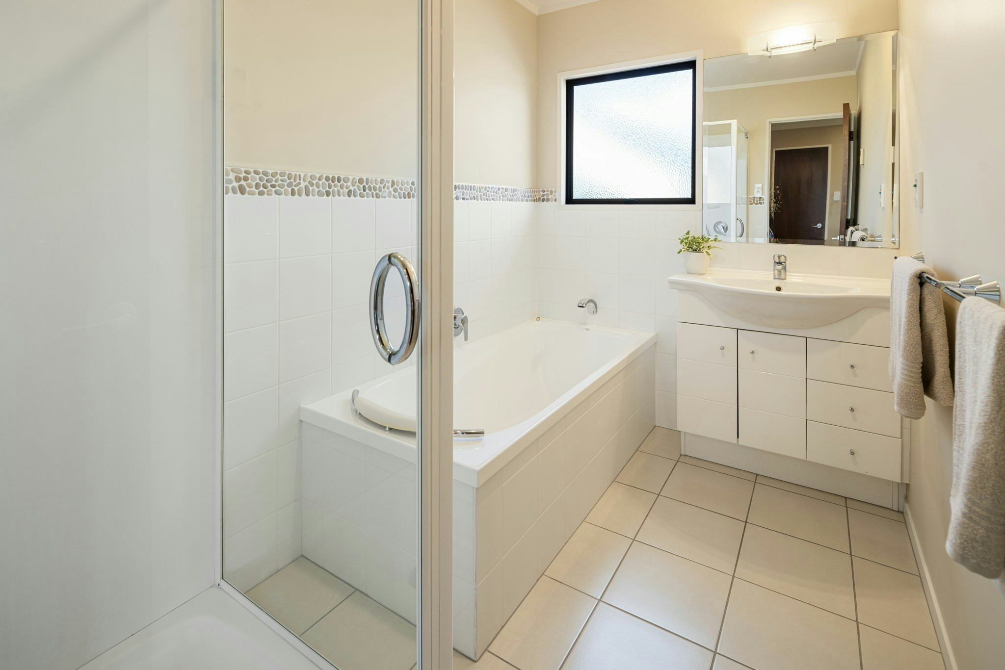 37 web or mls in House AR5 4836