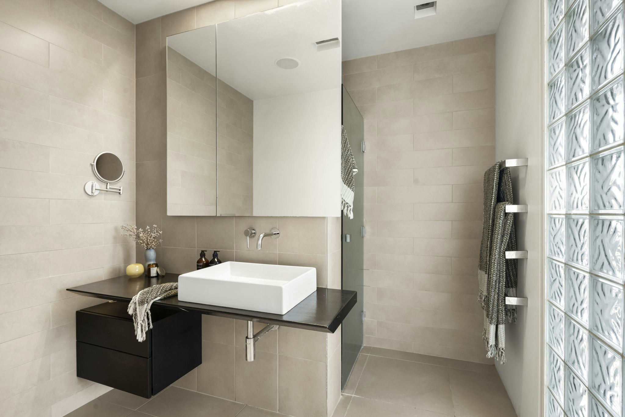 37 web or mls in House AR5 5420