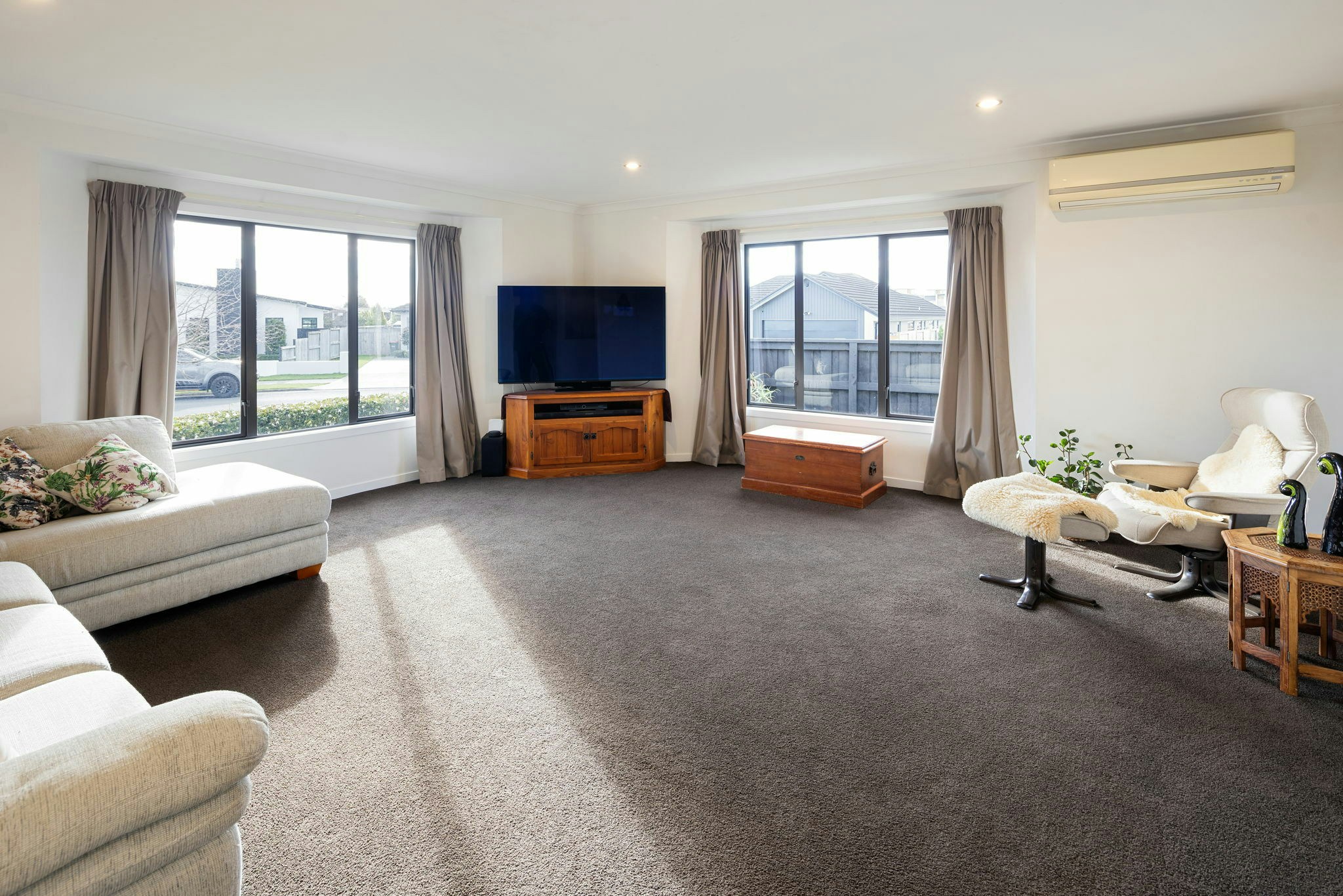 37 web or mls in House AR5 6470