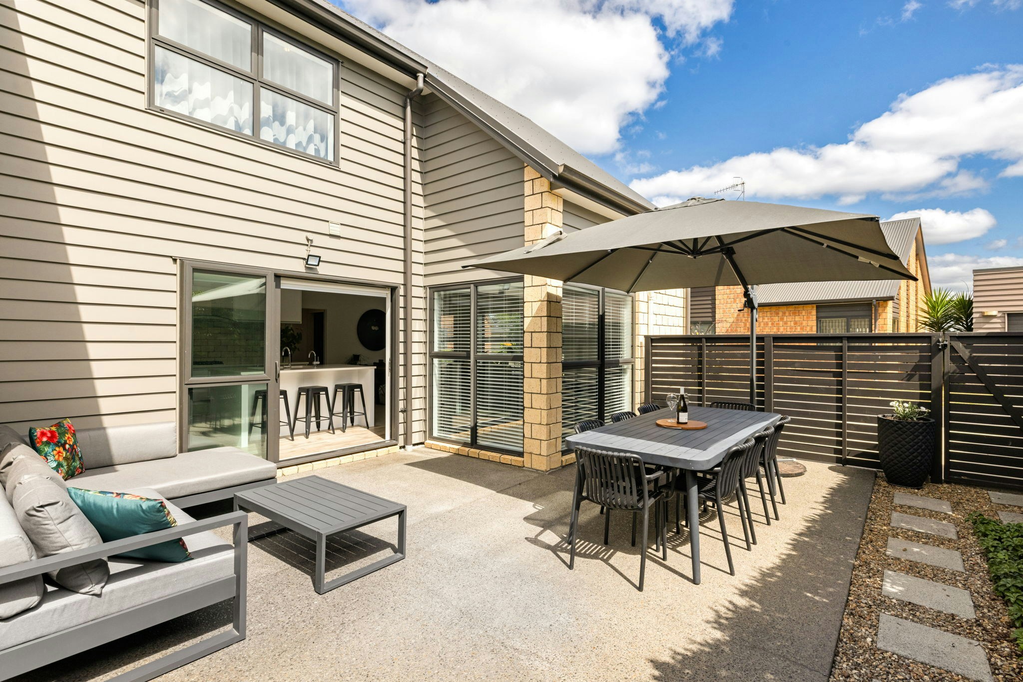 37 web or mls in House SR5 2572