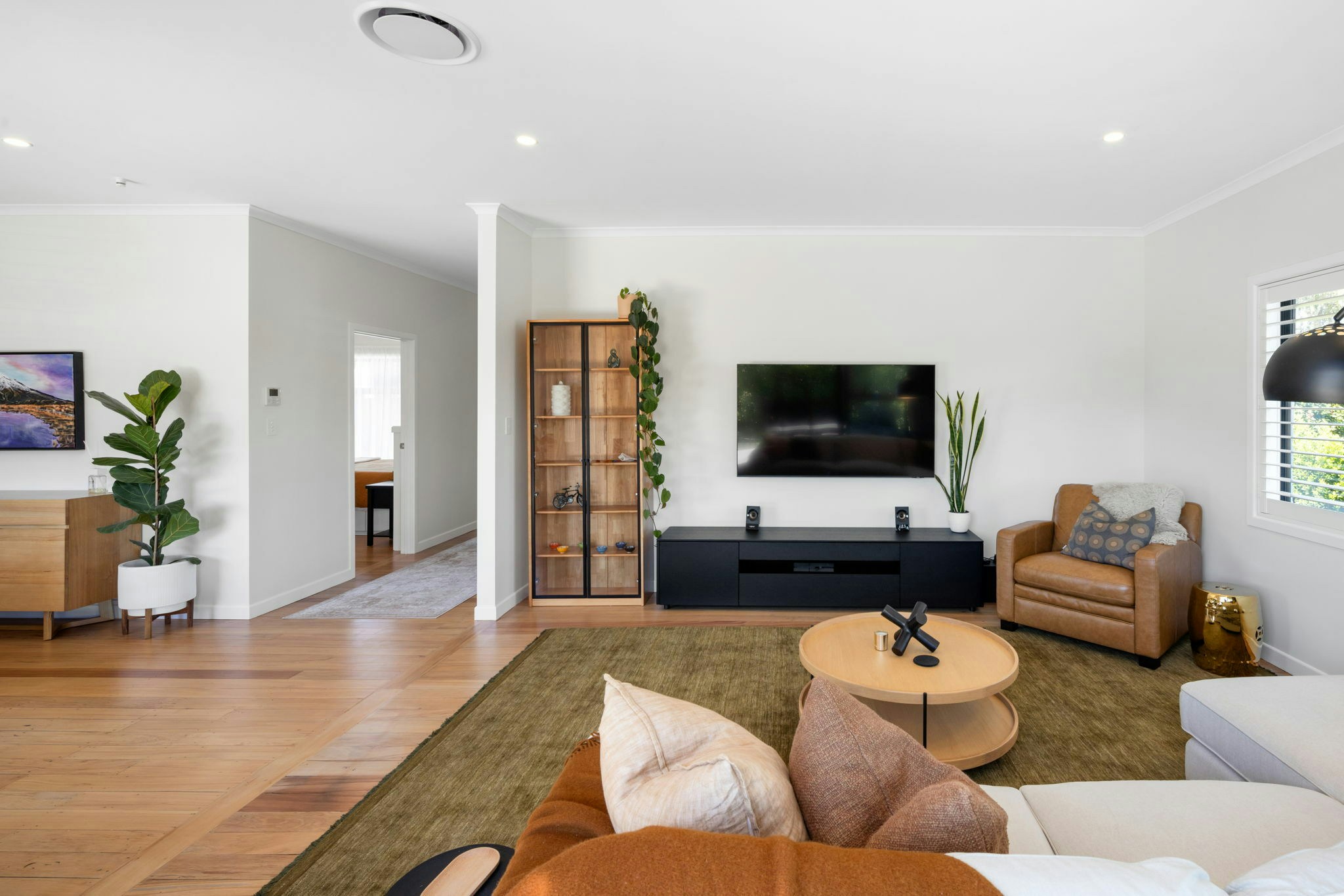 38 web or mls in House AR5 9205