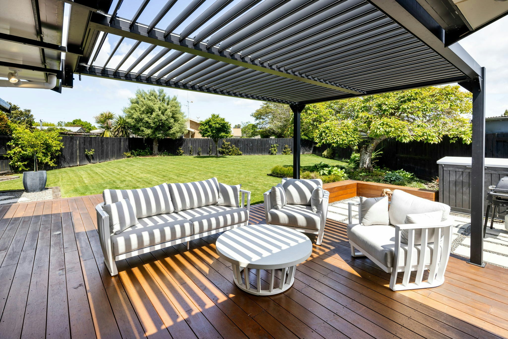 38 web or mls in House AR5 9469