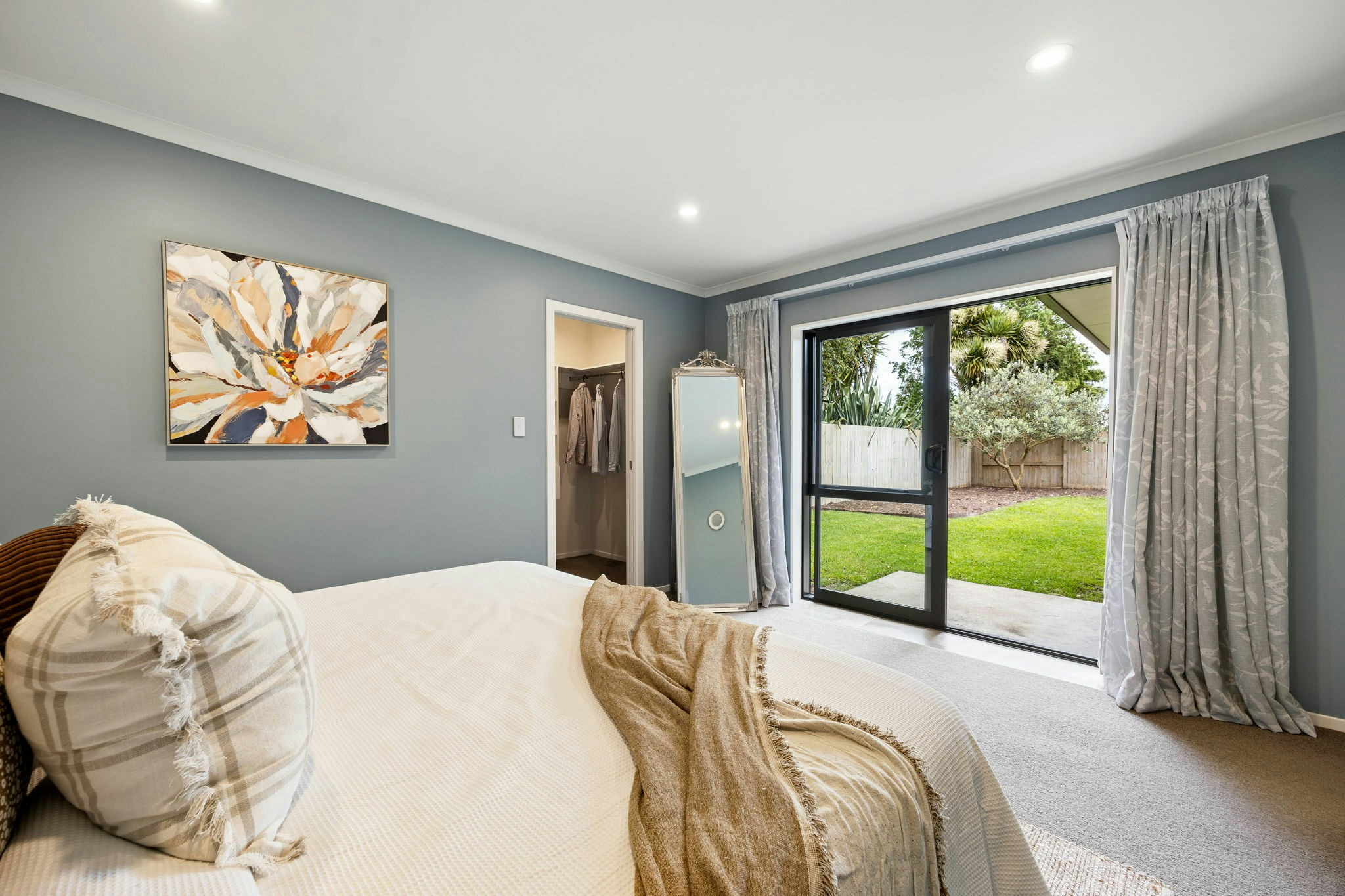 39 web or mls in House AR0 3949