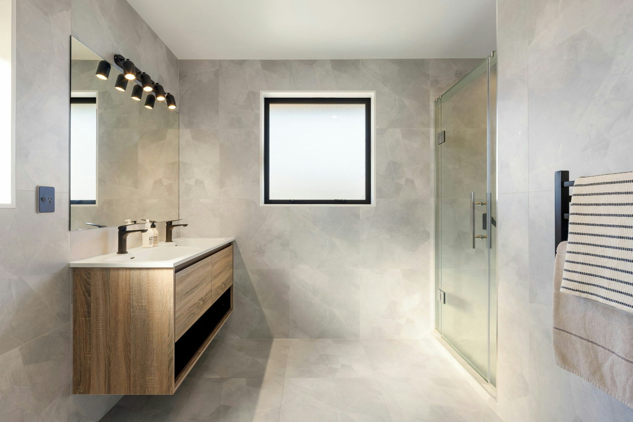 39 web or mls in House AR5 0915