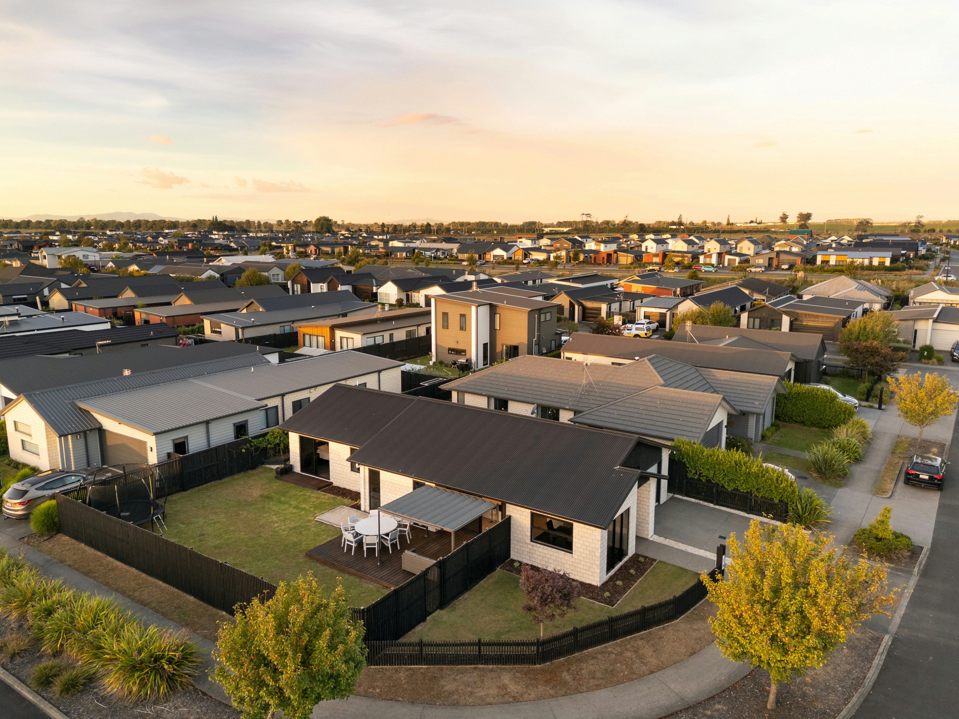 4 EDIT print 6 Probert Cres 10 3