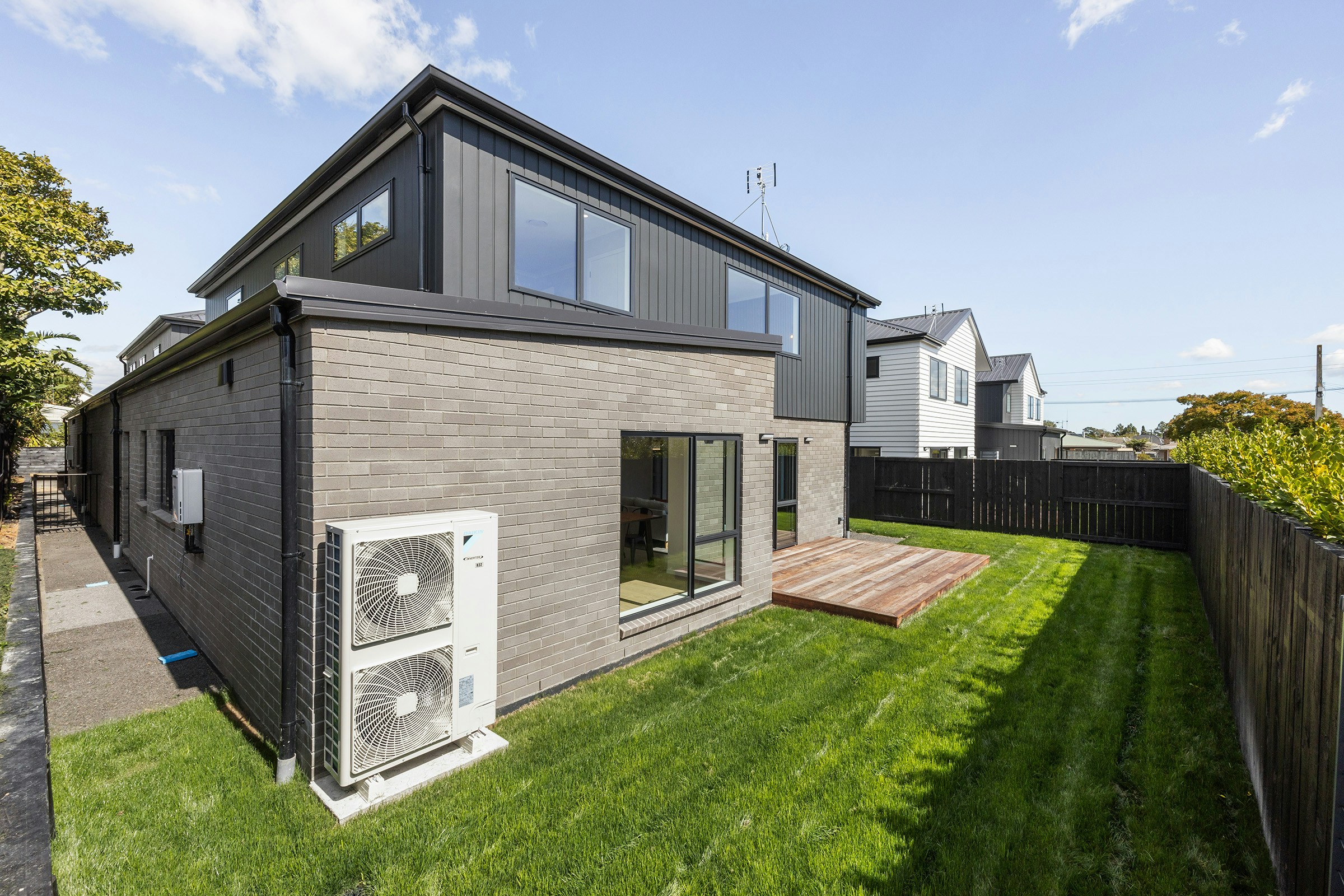 4 EDIT web in House AR0 5655