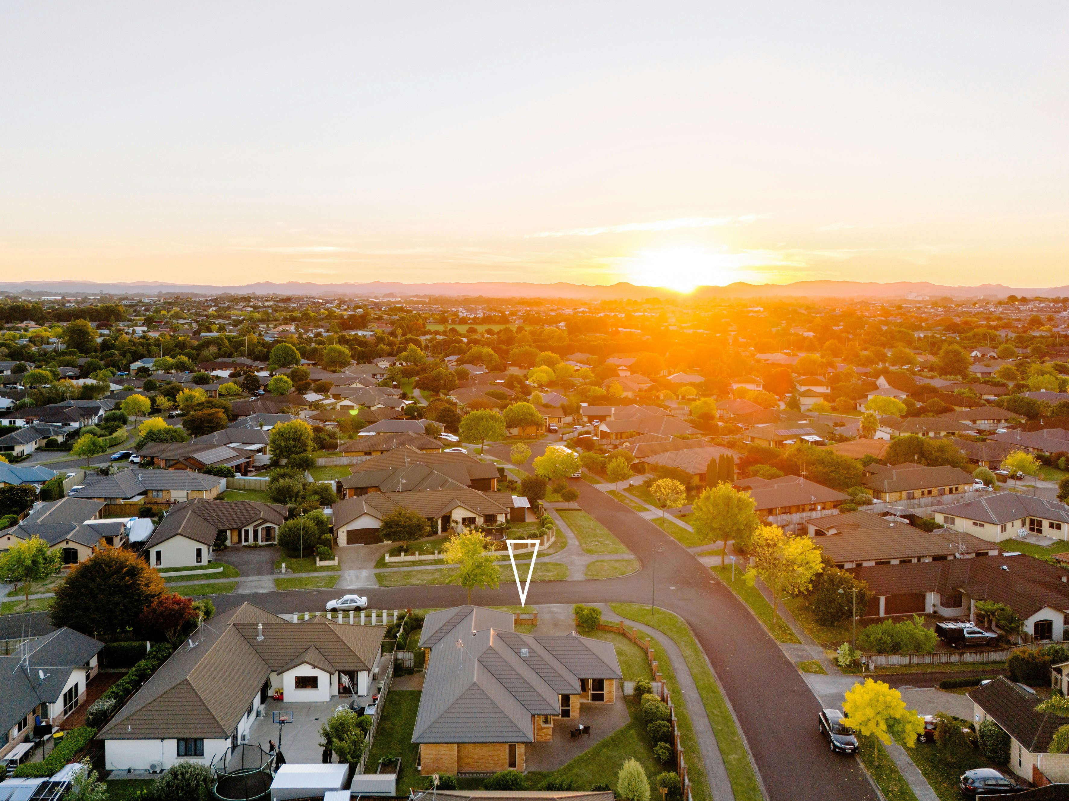 4 EDIT web in House in House DJI 20240321192316 0106 D