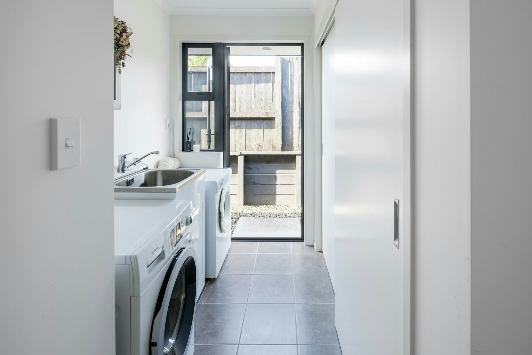 4 web or mls 3 in House AR5 0777