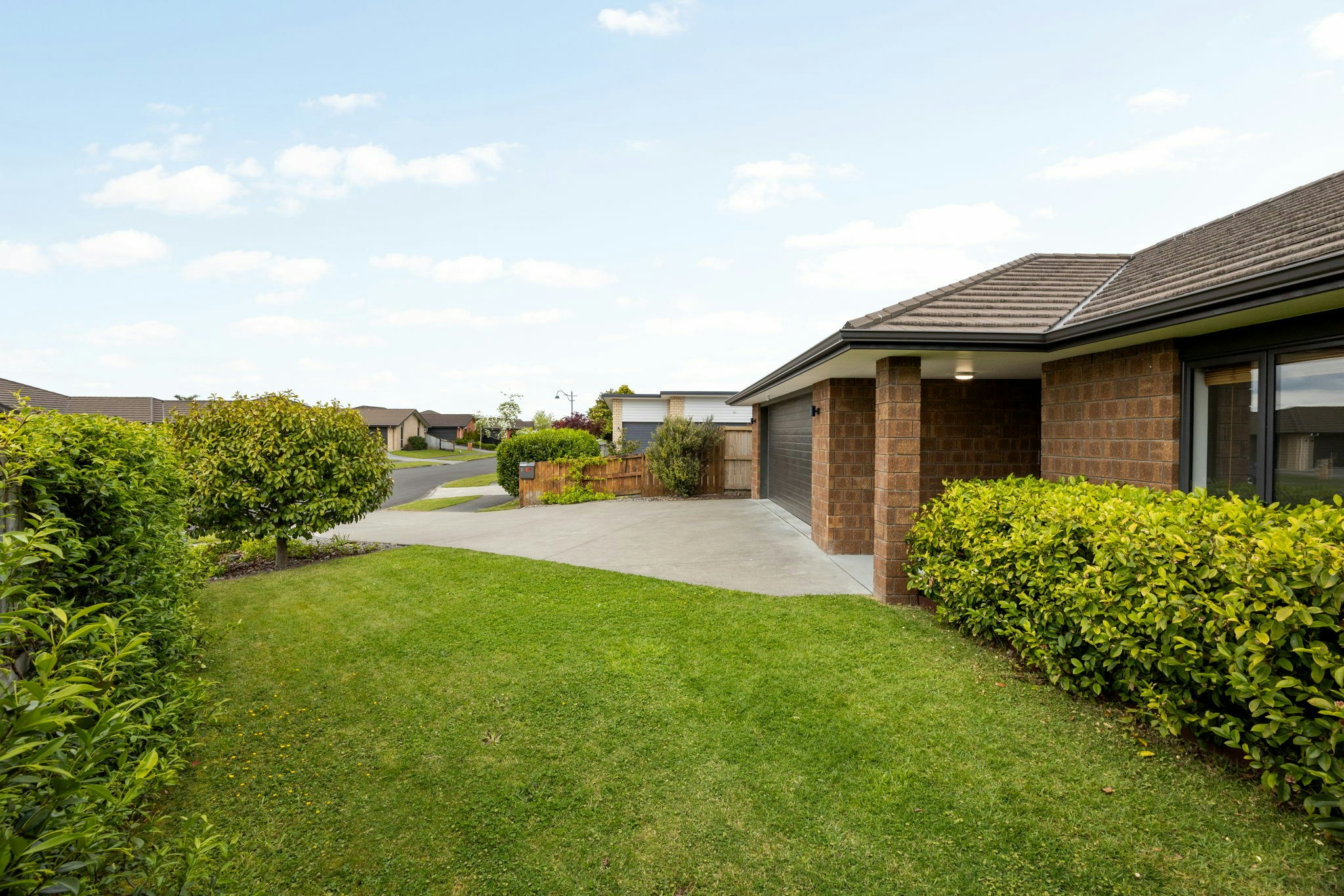 4 web or mls in House AR0 3830