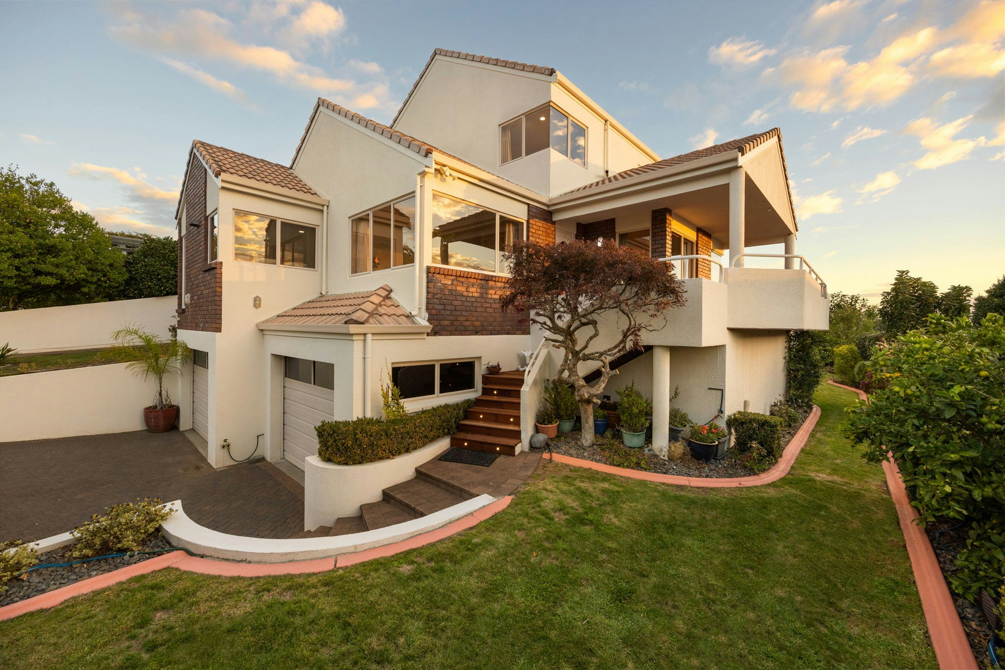 4 web or mls in House AR0 7909