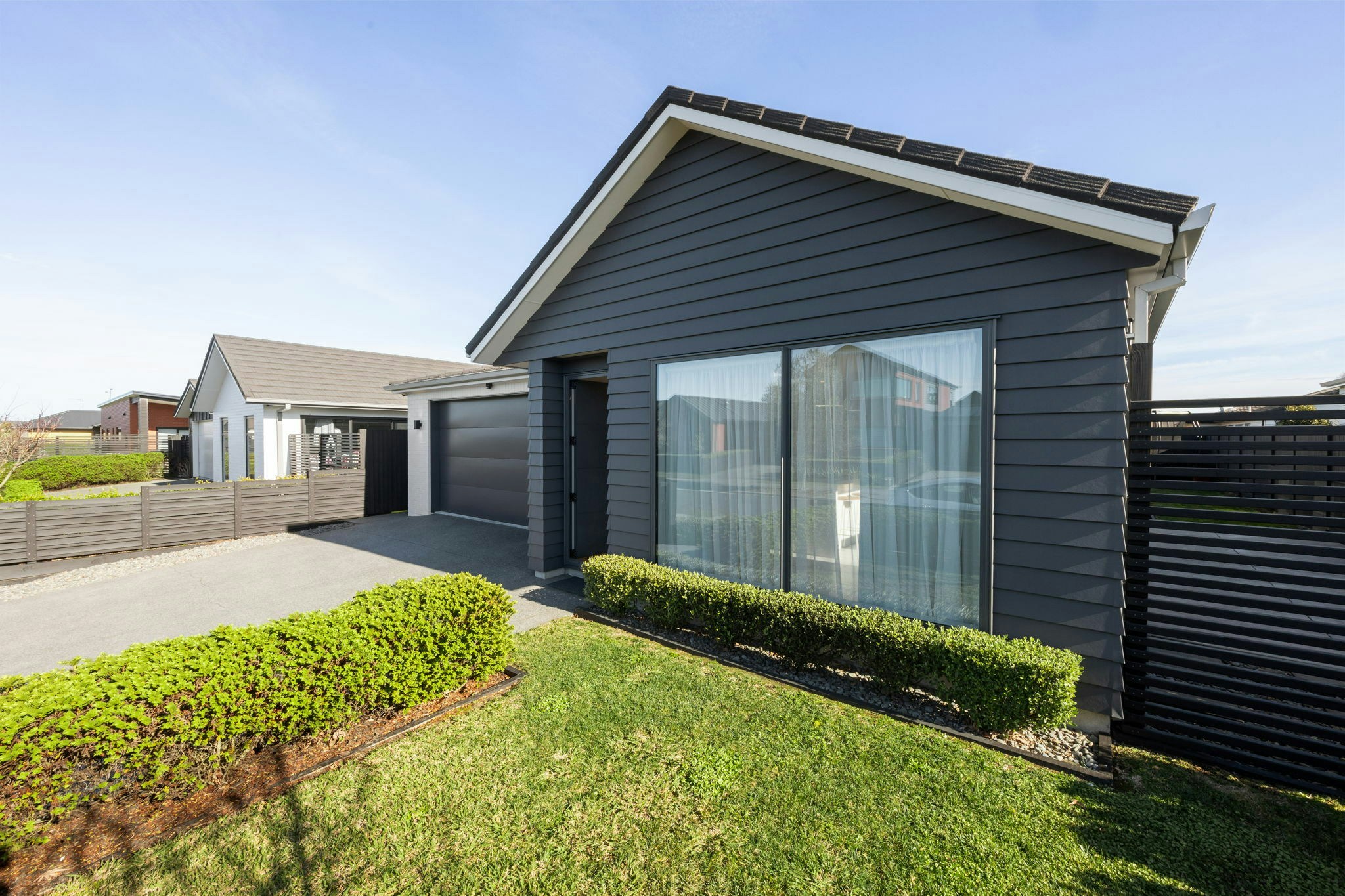 4 web or mls in House AR0 8334