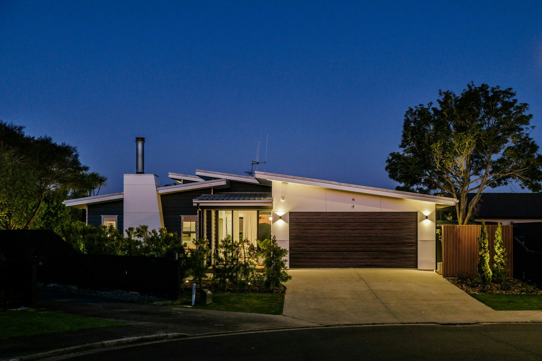 4 web or mls in House AR5 8091