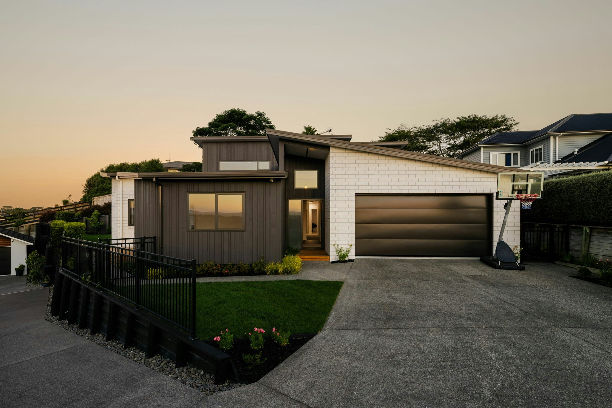 4 web or mls in House AR5 9599