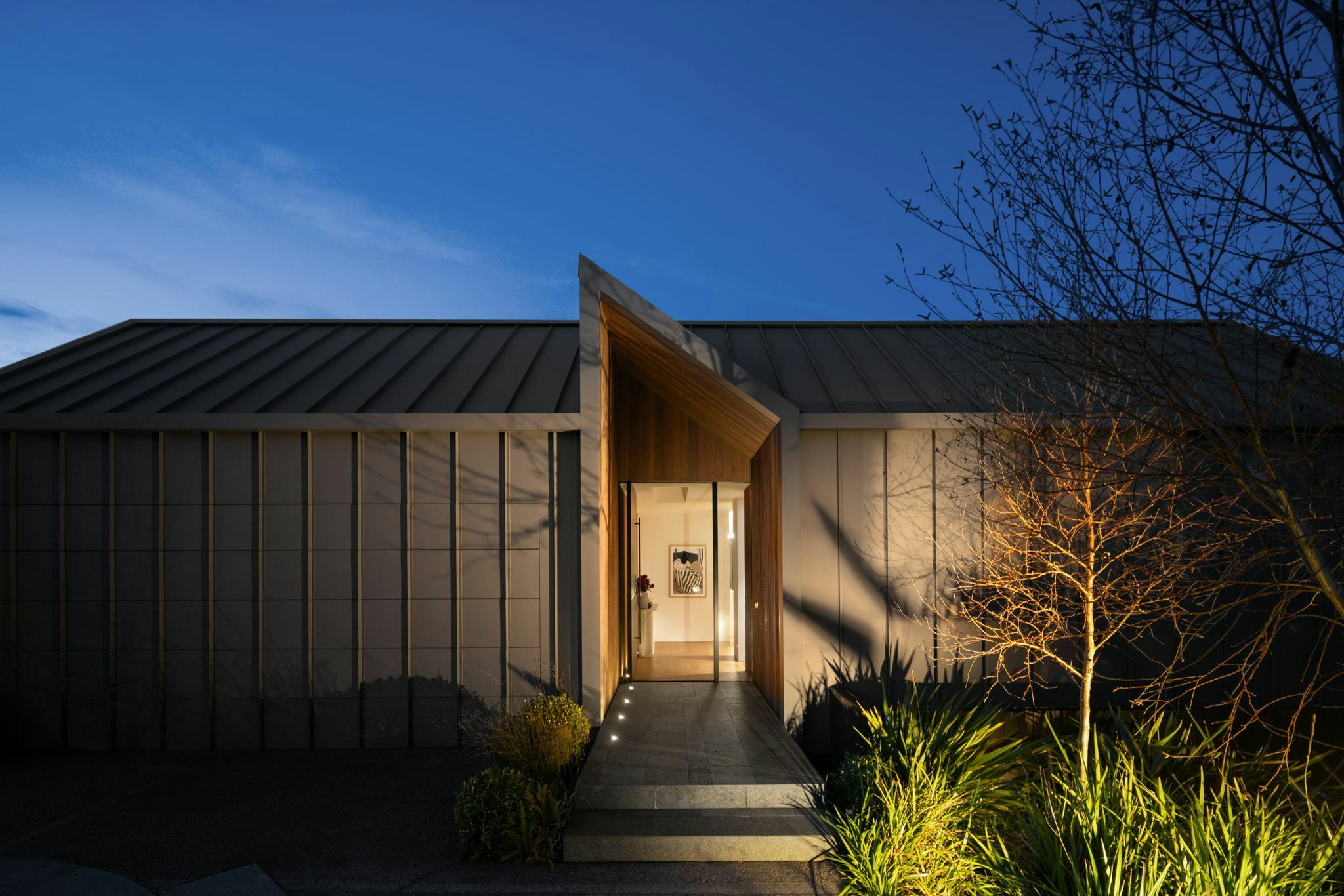 4 web or mls in House Aaron Radford 6995