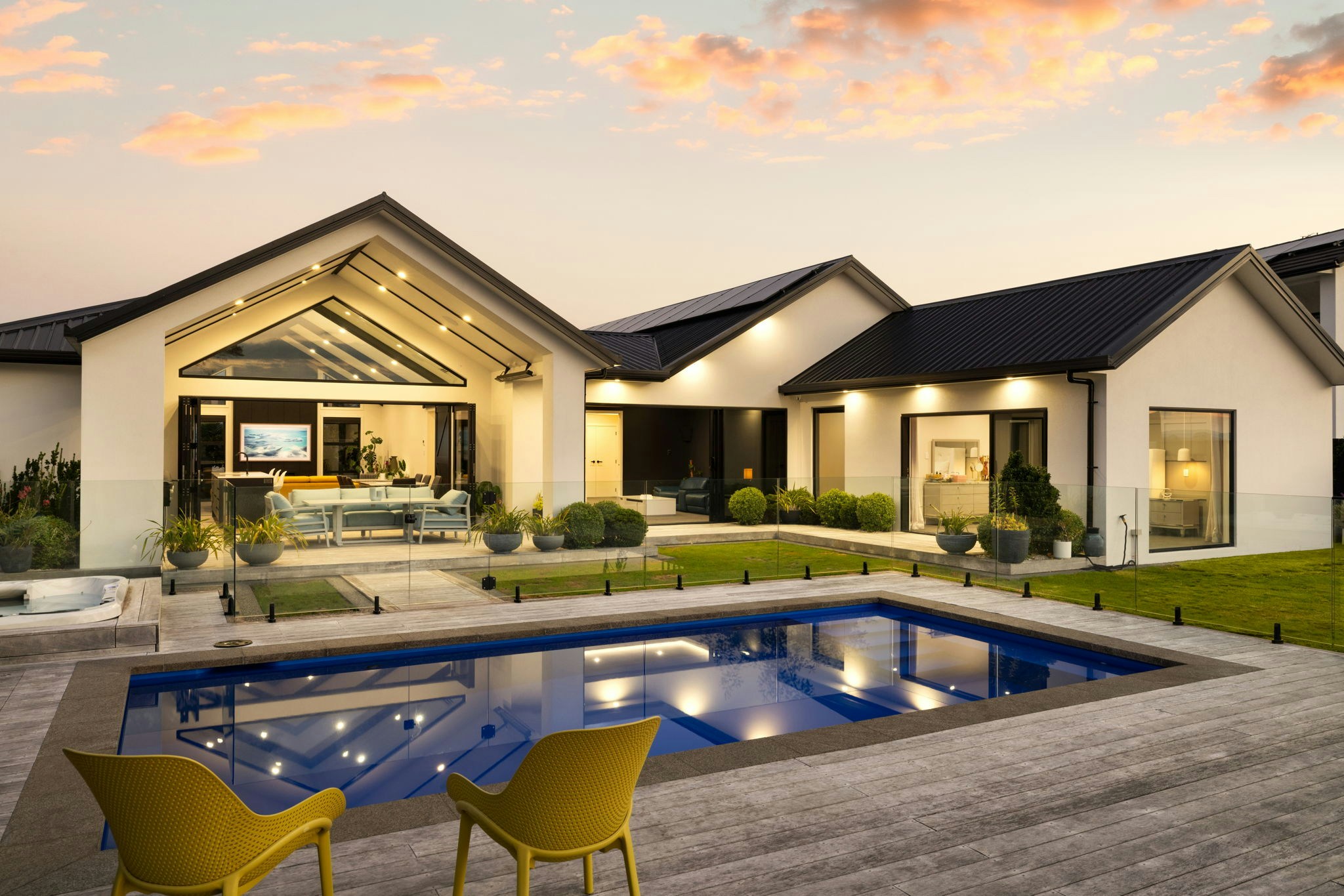 4 web or mls in House SR5 2015