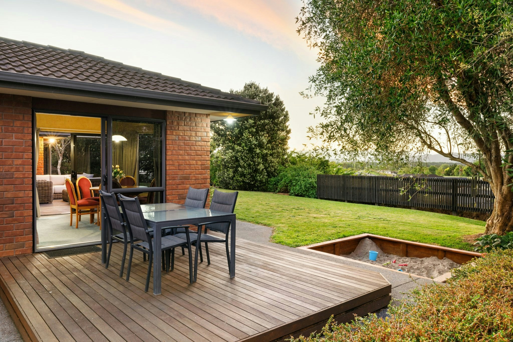 4 web or mls in House SR5 9957