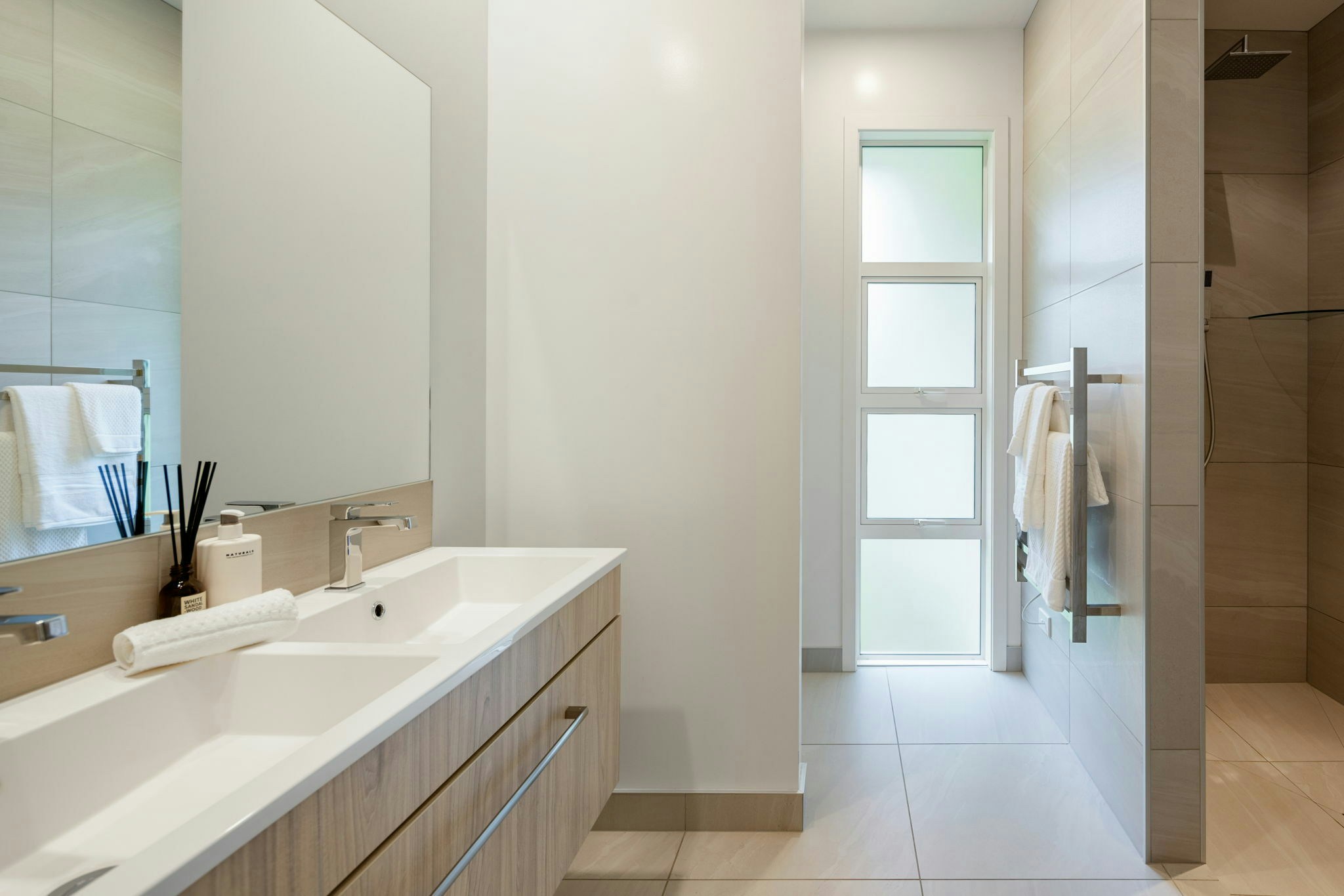 40 web or mls in House AR5 8197