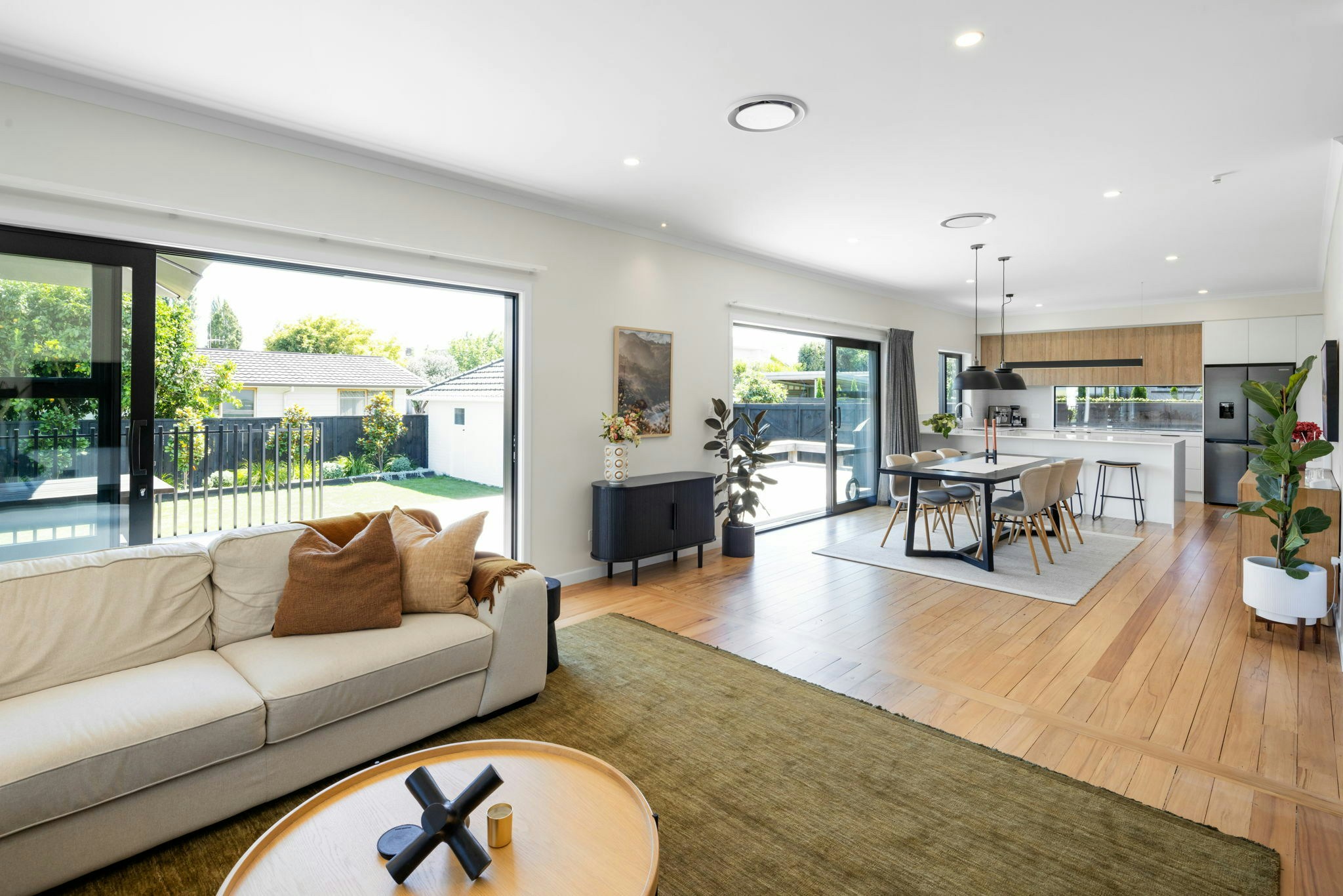 40 web or mls in House AR5 9215