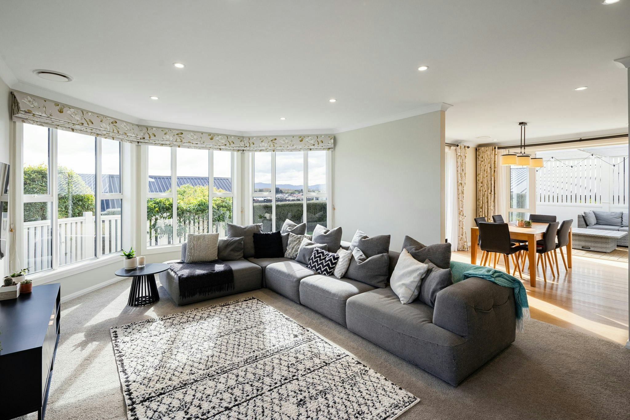 40 web or mls in House AR5 9310