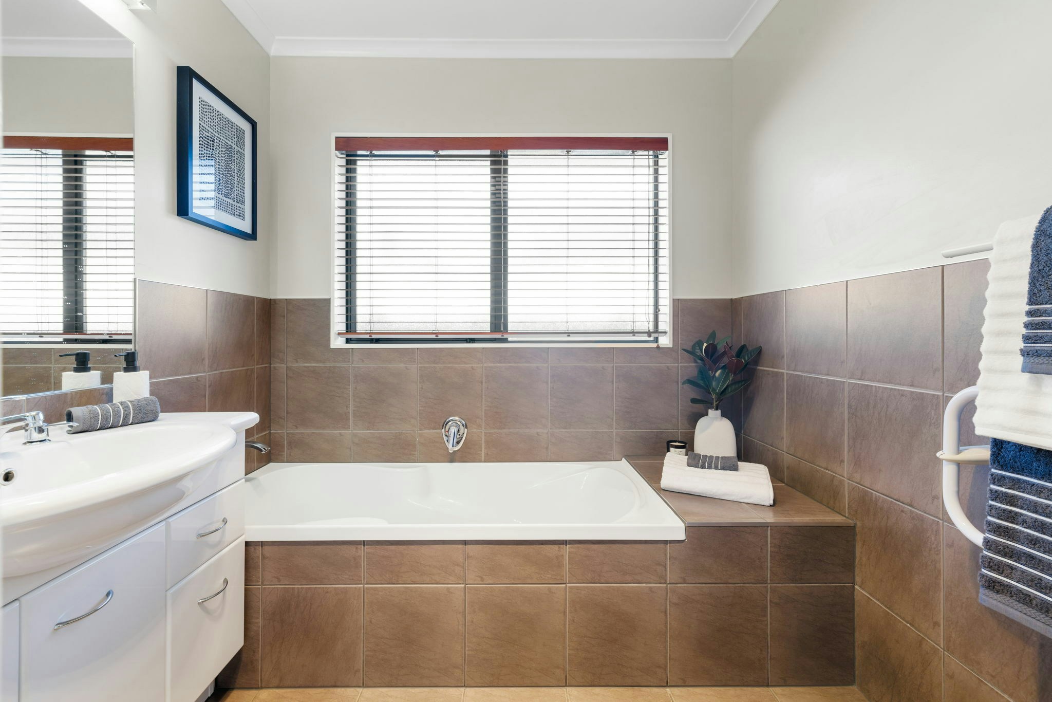 40 web or mls in House SR5 4944