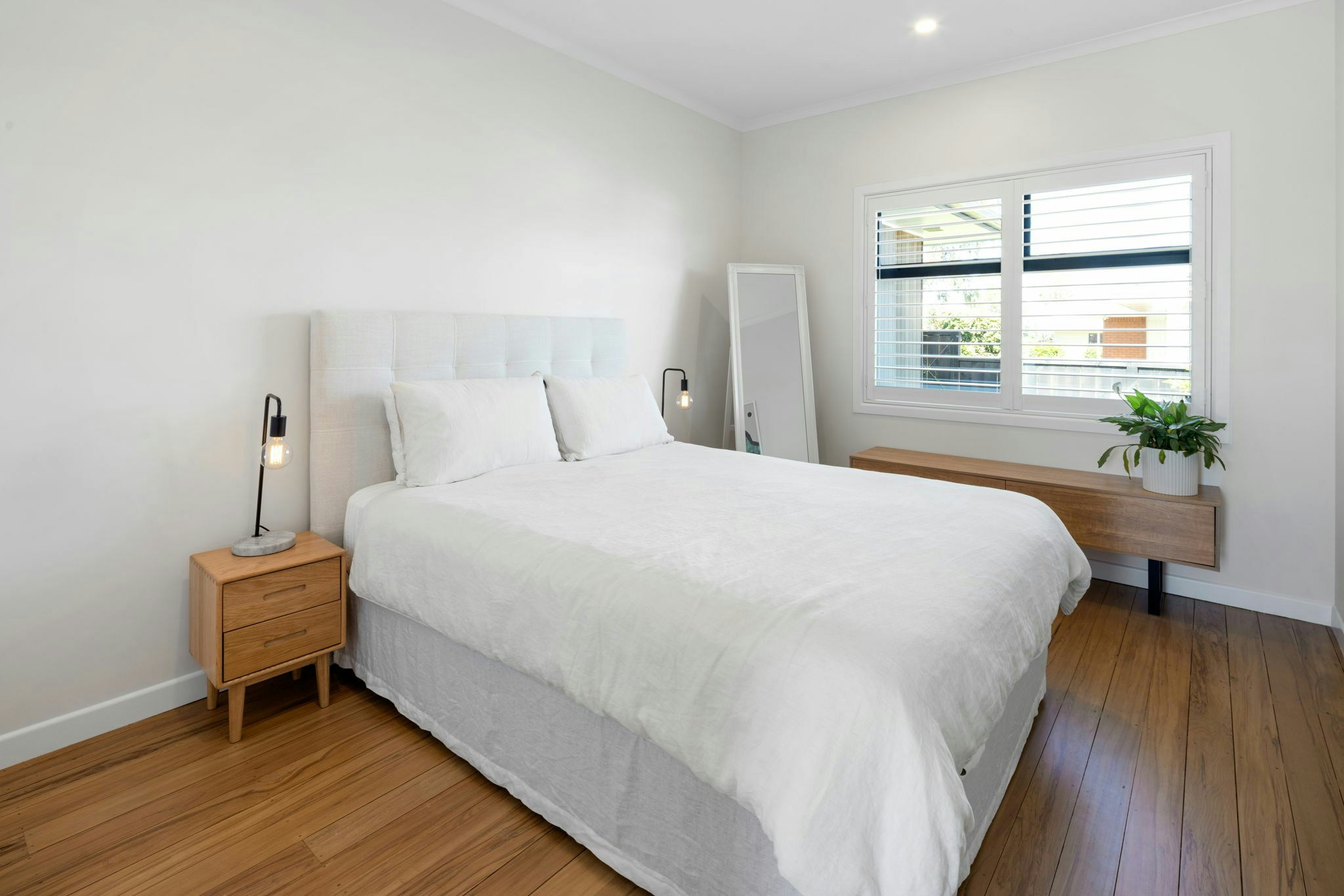 41 web or mls in House AR5 9070