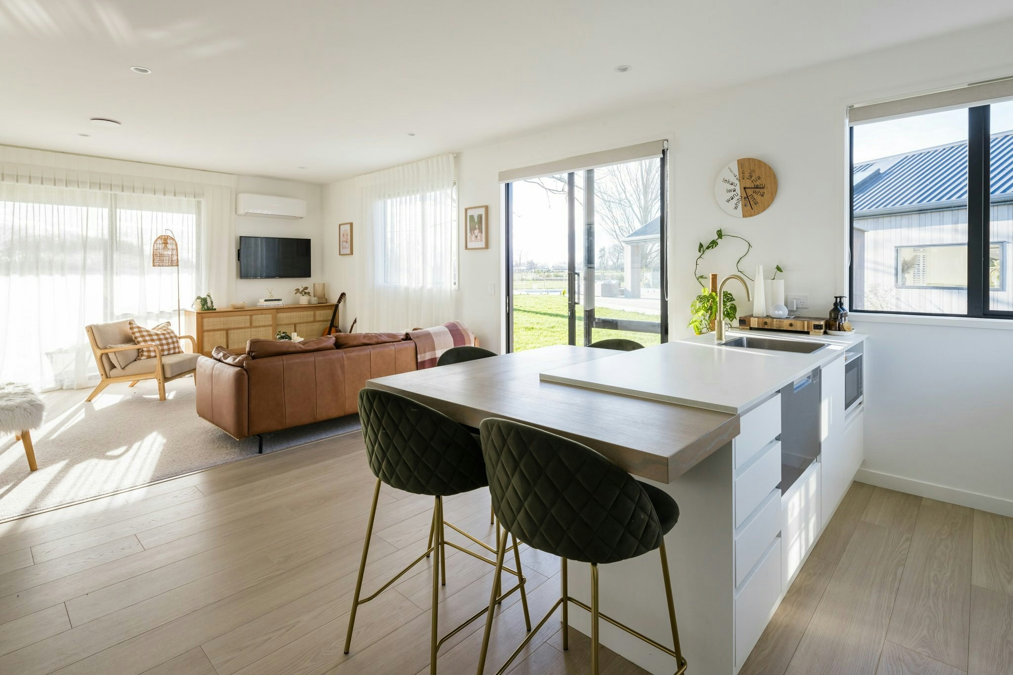 42 web or mls 41 in House AR5 2007