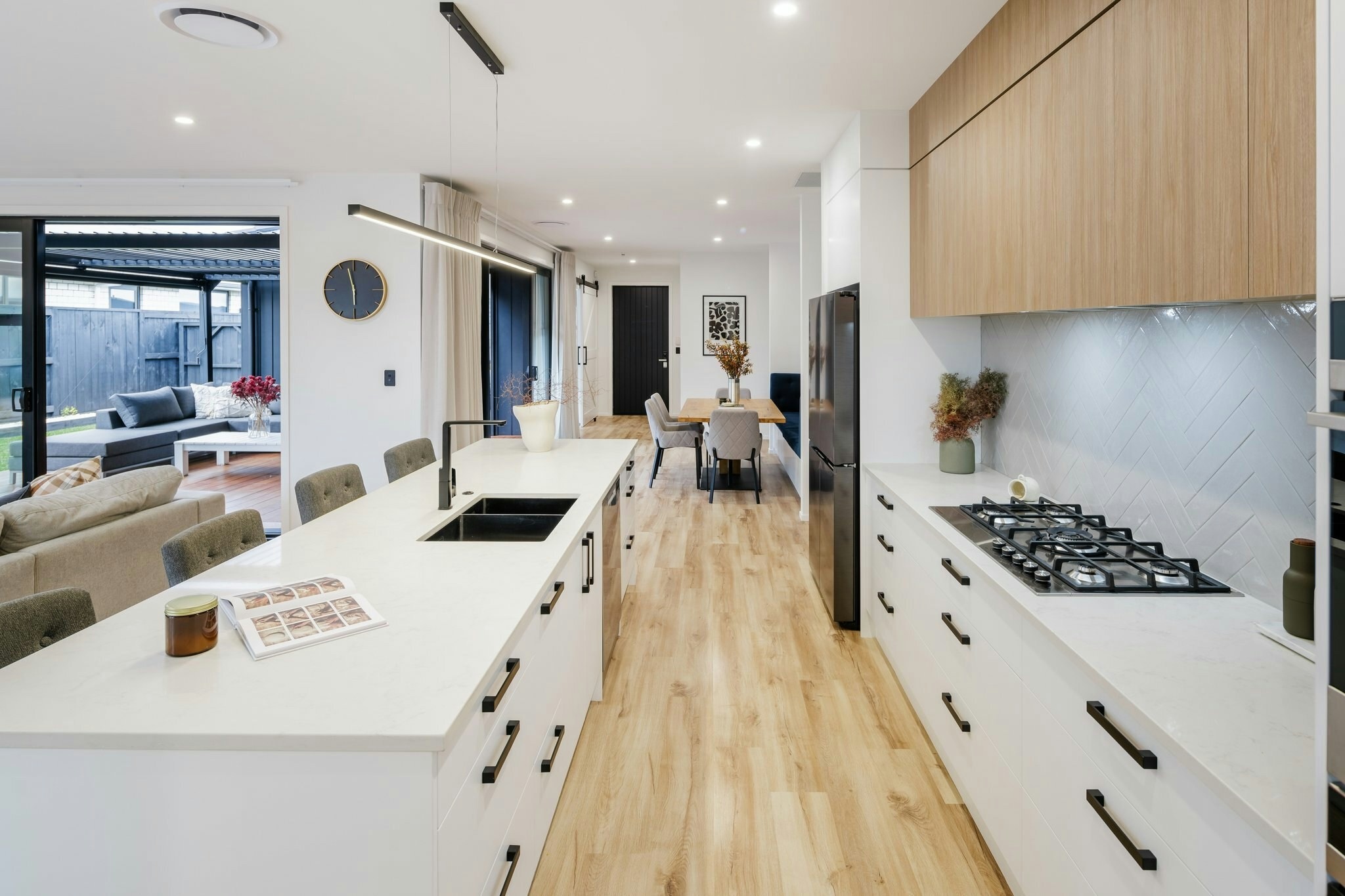 42 web or mls in House AR5 8468