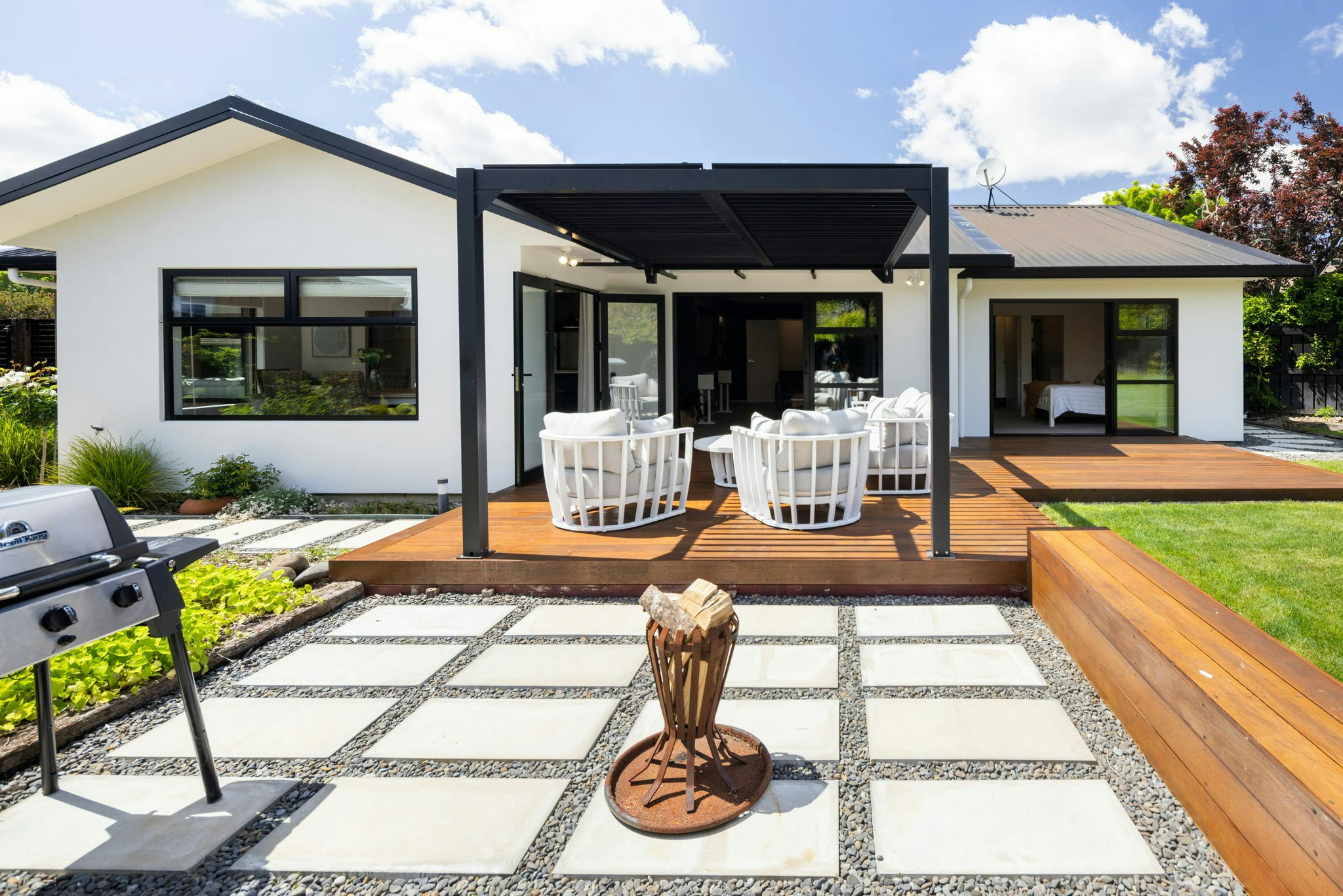 42 web or mls in House AR5 9494