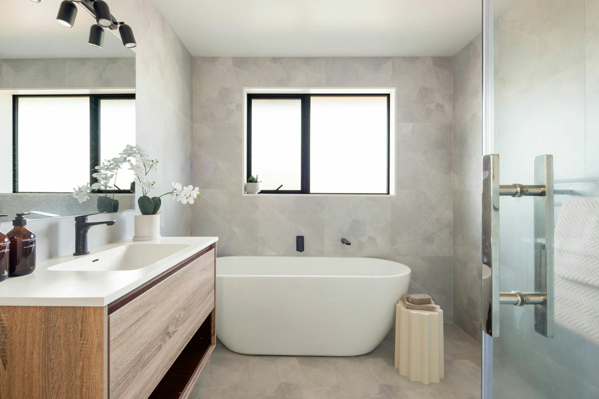 43 web or mls in House AR5 0934