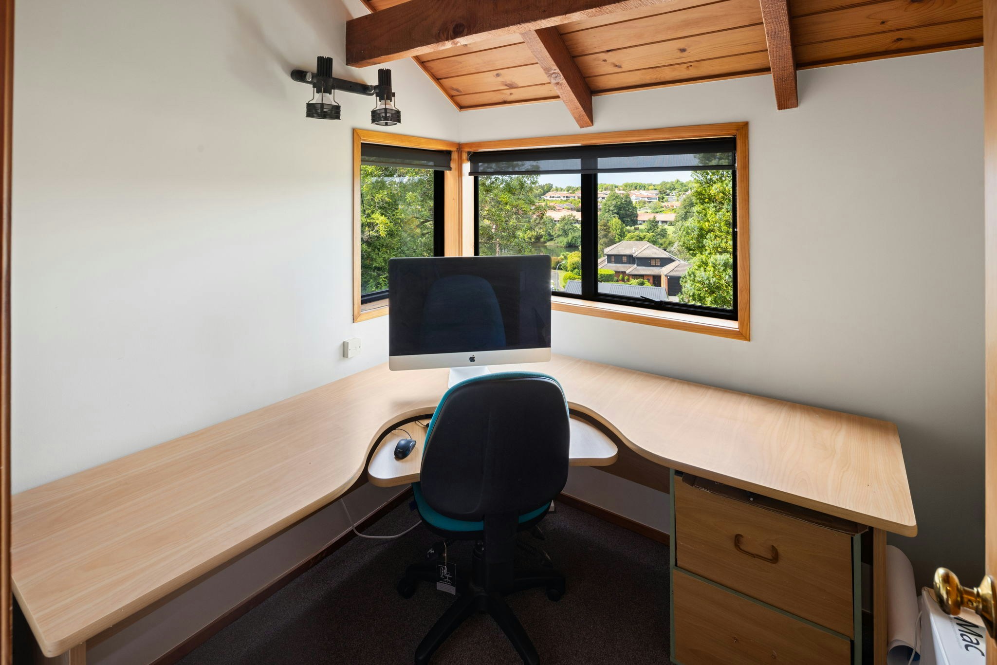 43 web or mls in House AR5 4809