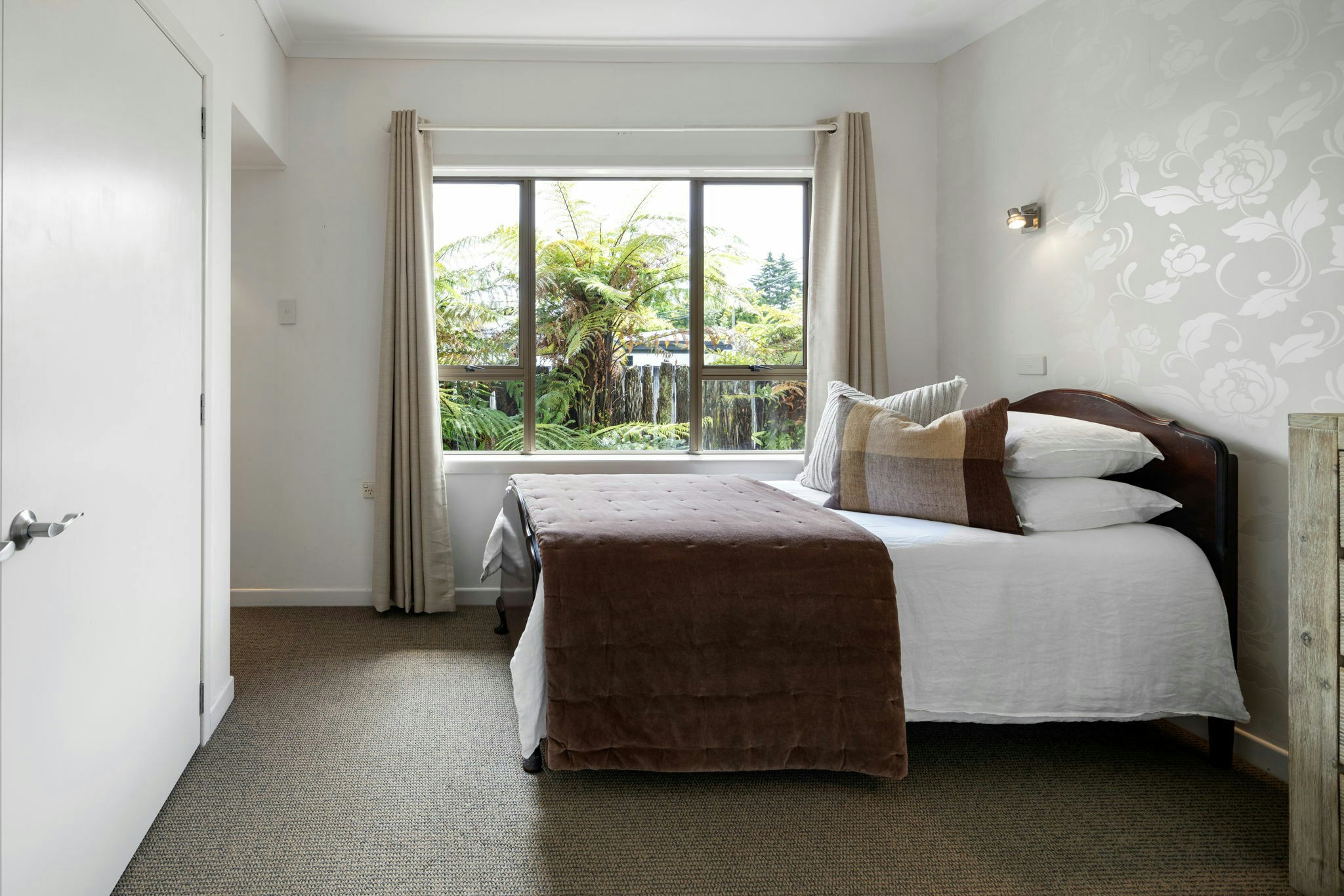 43 web or mls in House AR5 5442