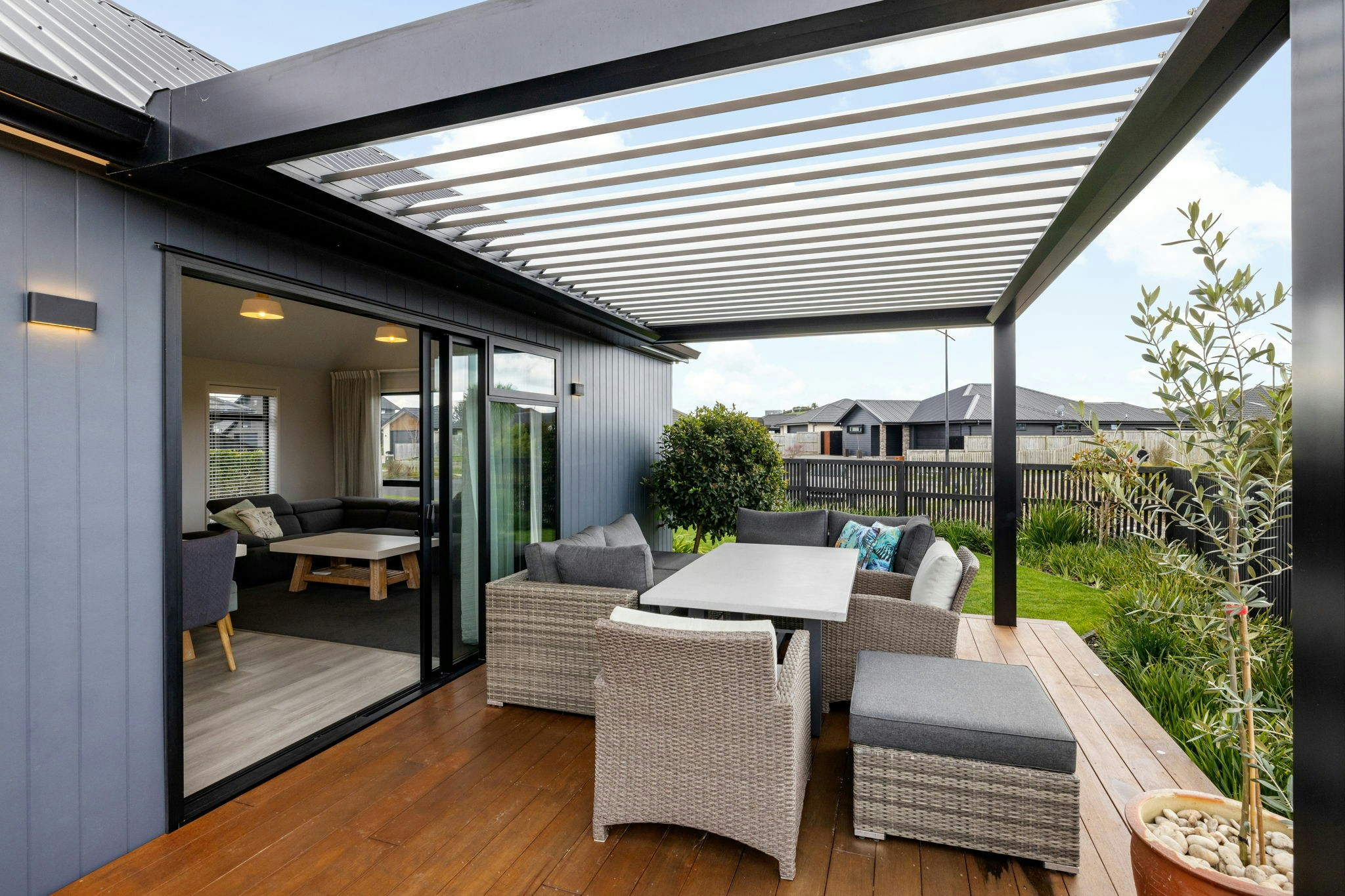 43 web or mls in House SR5 7194 1