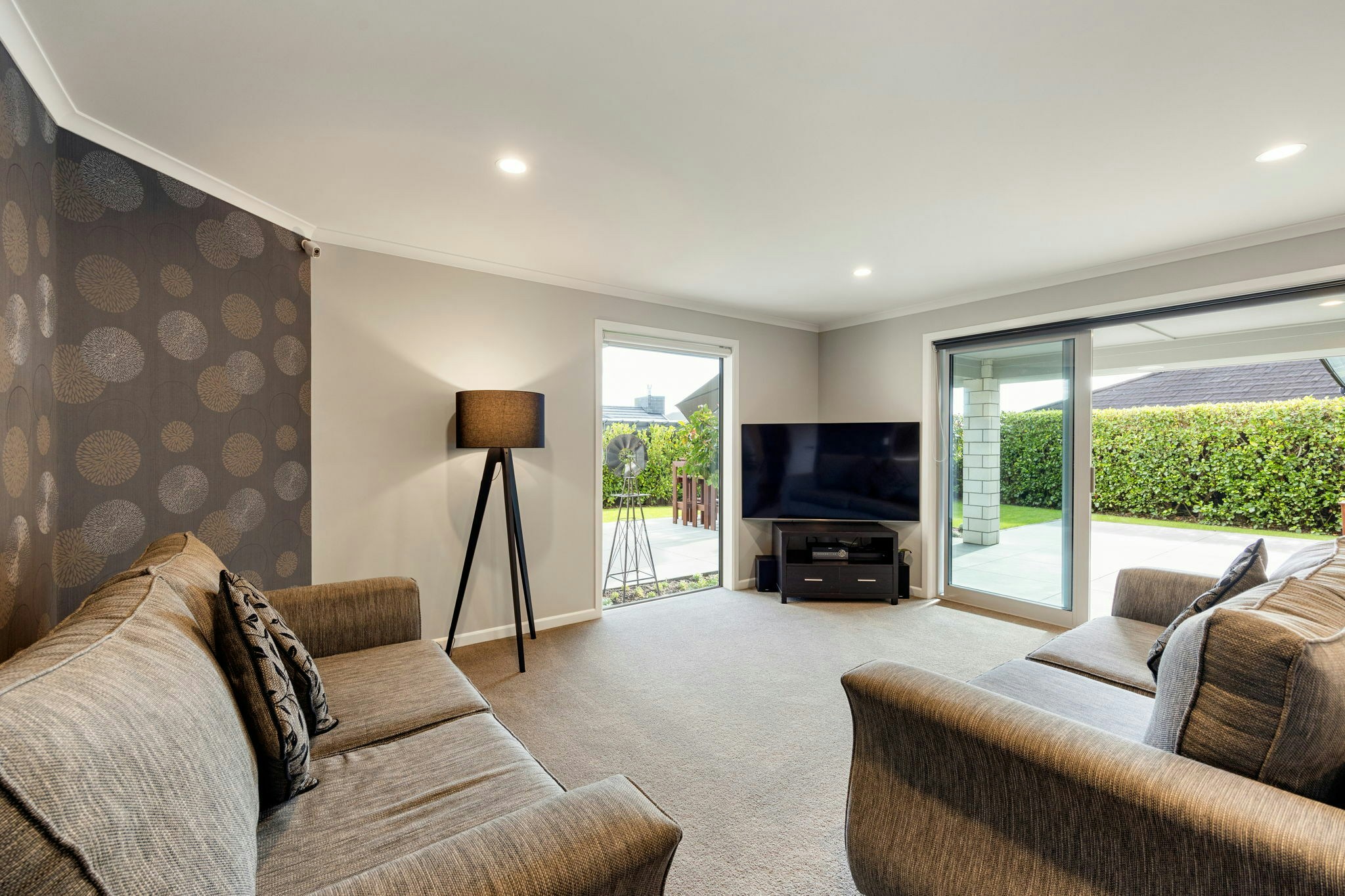 44 web or mls in House AR0 9996