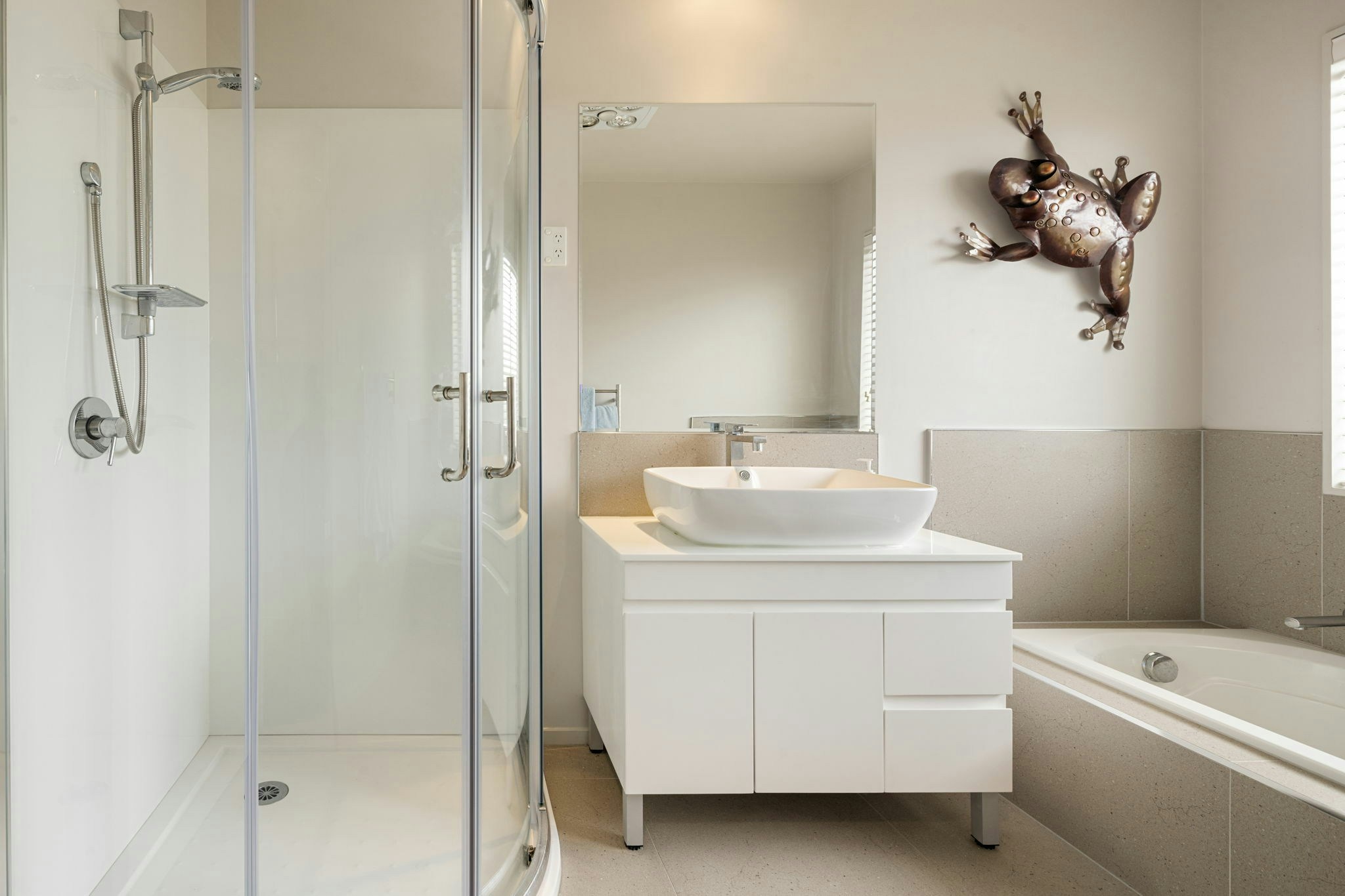 44 web or mls in House AR5 4902