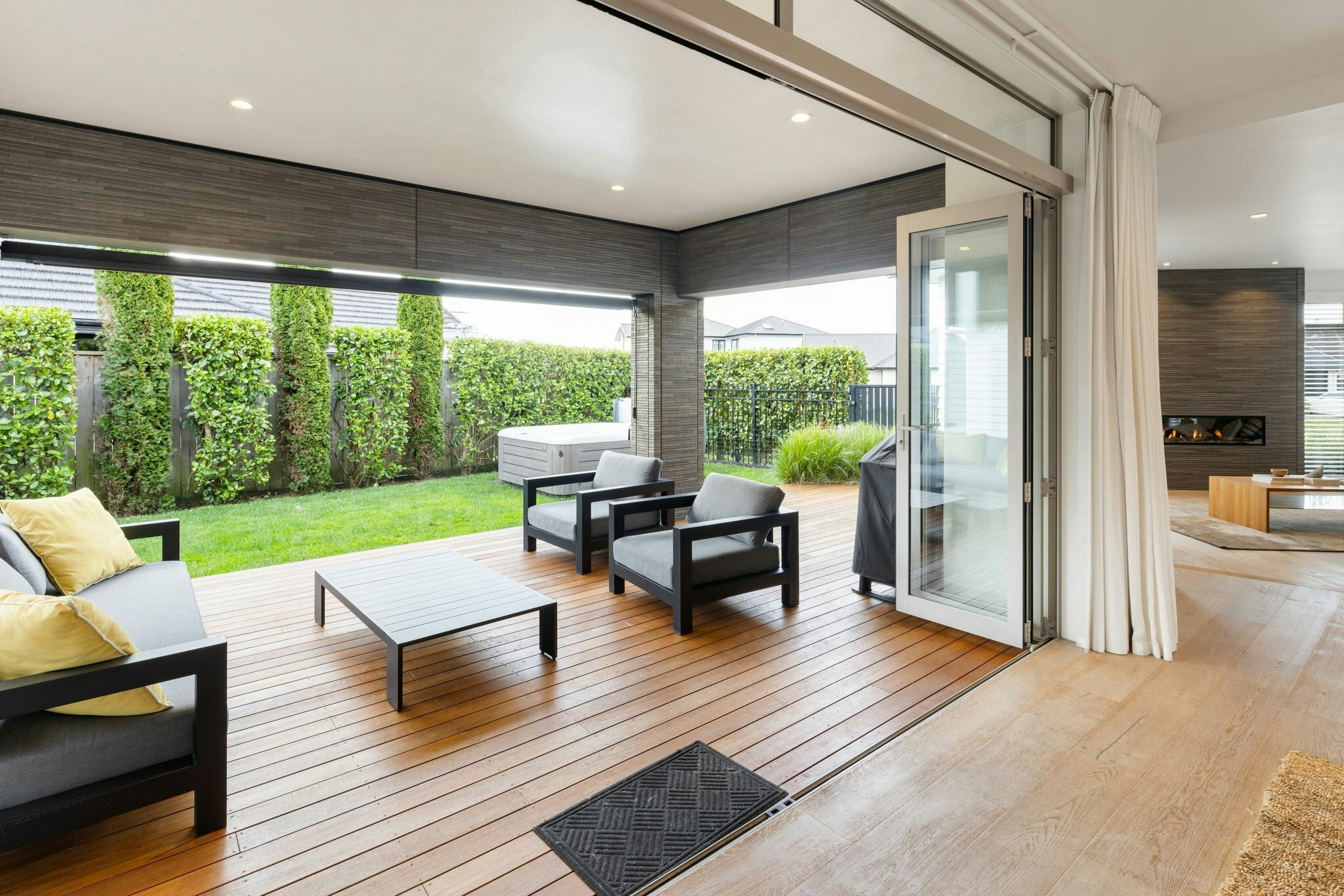 44 web or mls in House AR5 6901