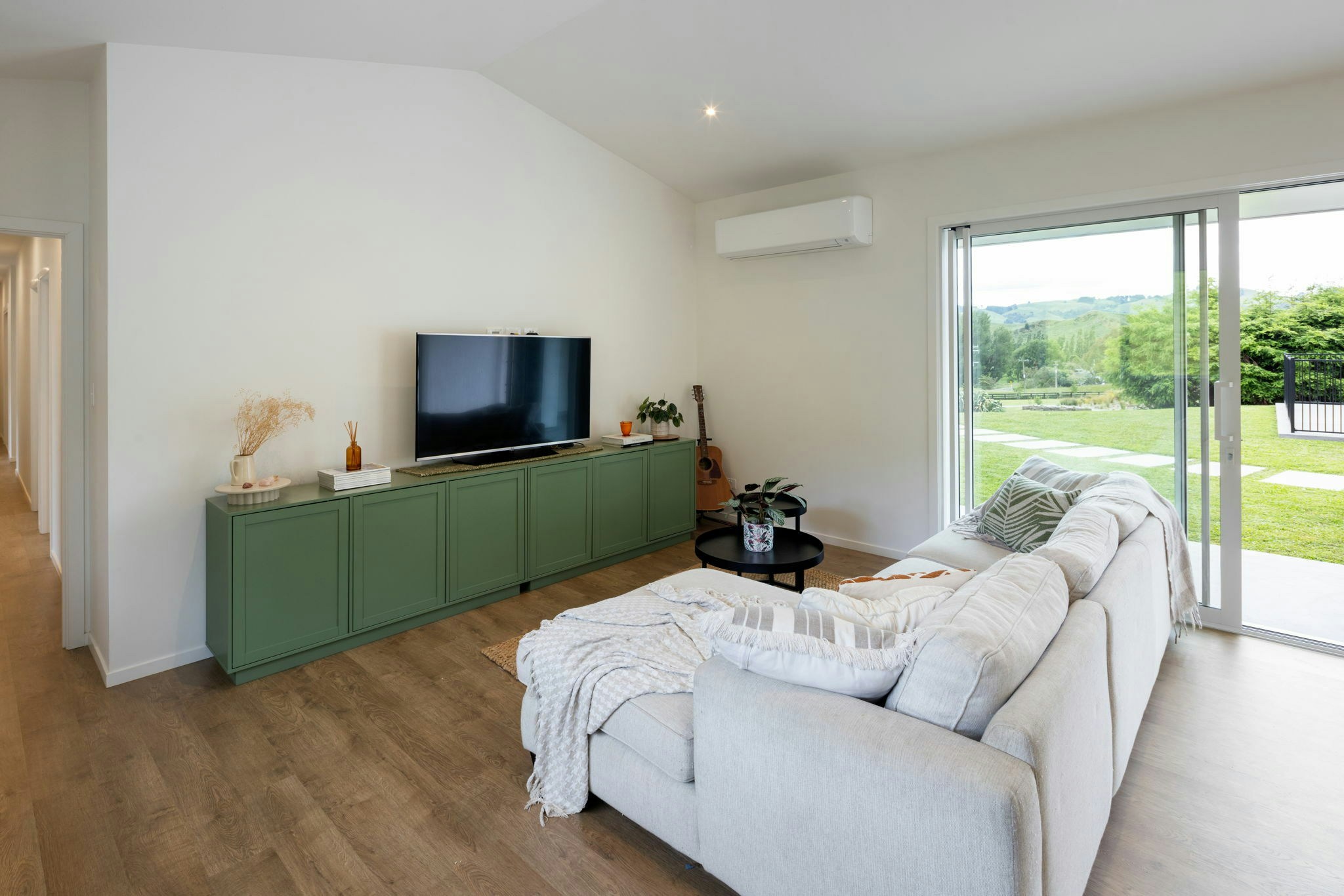 44 web or mls in House AR5 9928