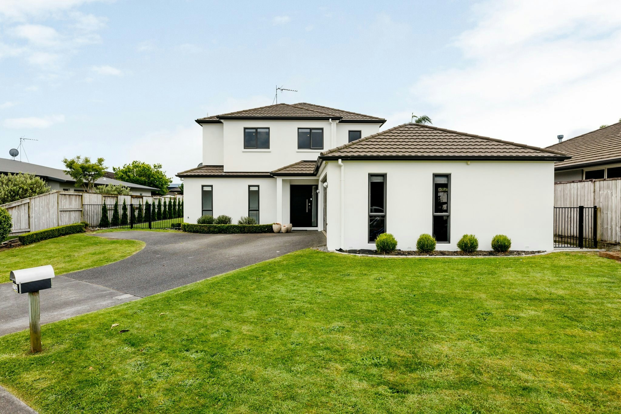 44 web or mls in House SR5 7244