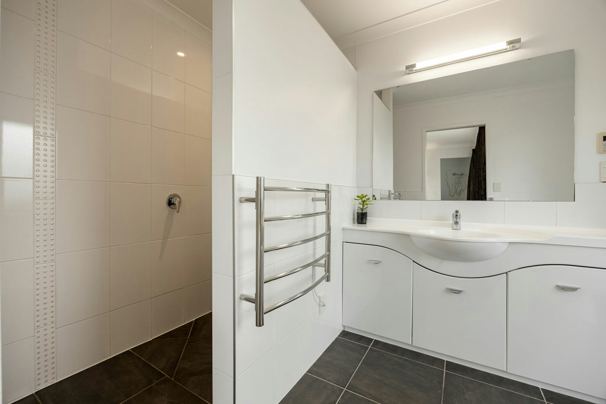 46 web or mls in House AR0 8180