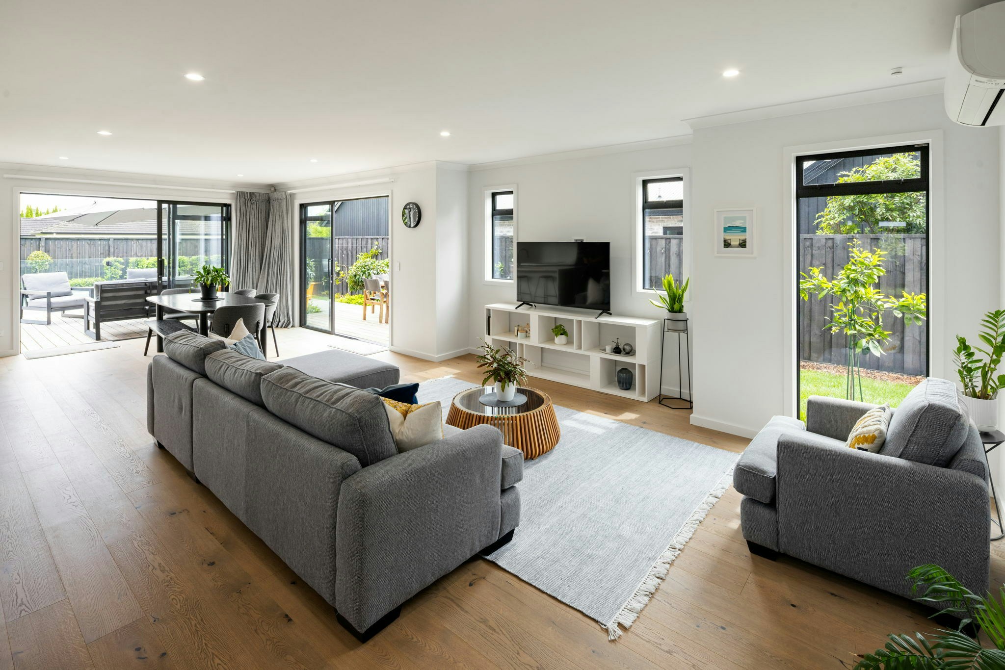 46 web or mls in House AR5 5709