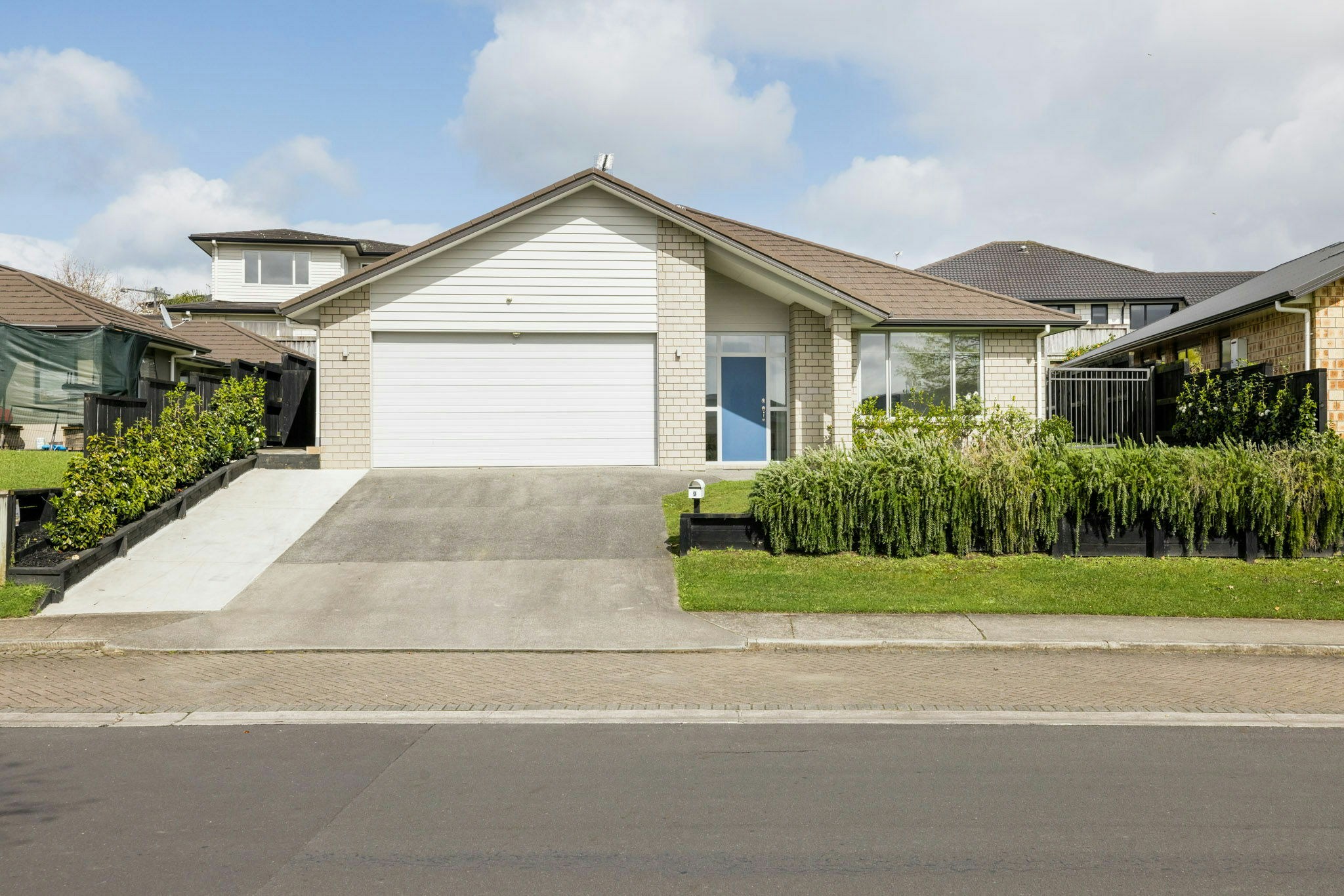 47 web or mls 2 in House SR5 9624