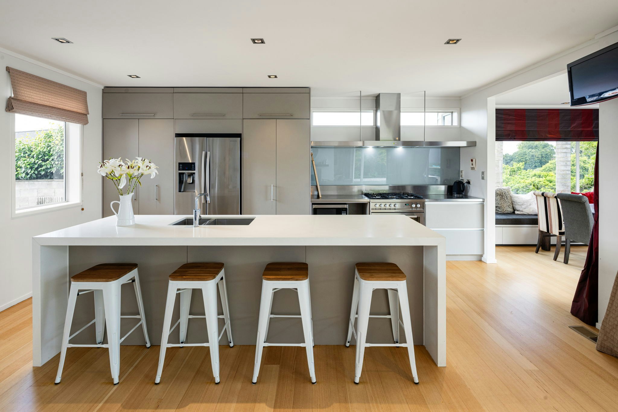 48 web or mls in House AR5 7443