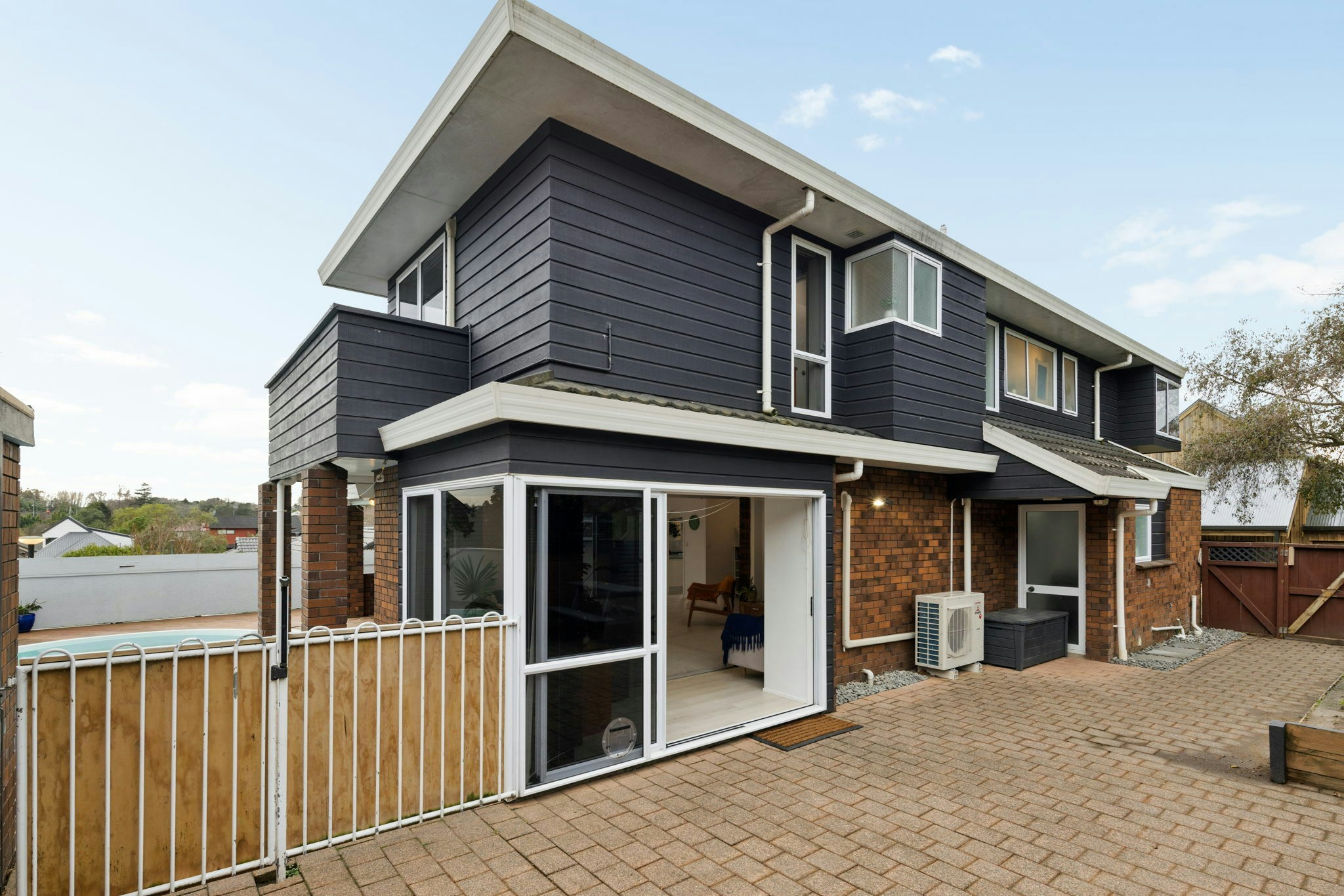 48 web or mls in House AR5 9859